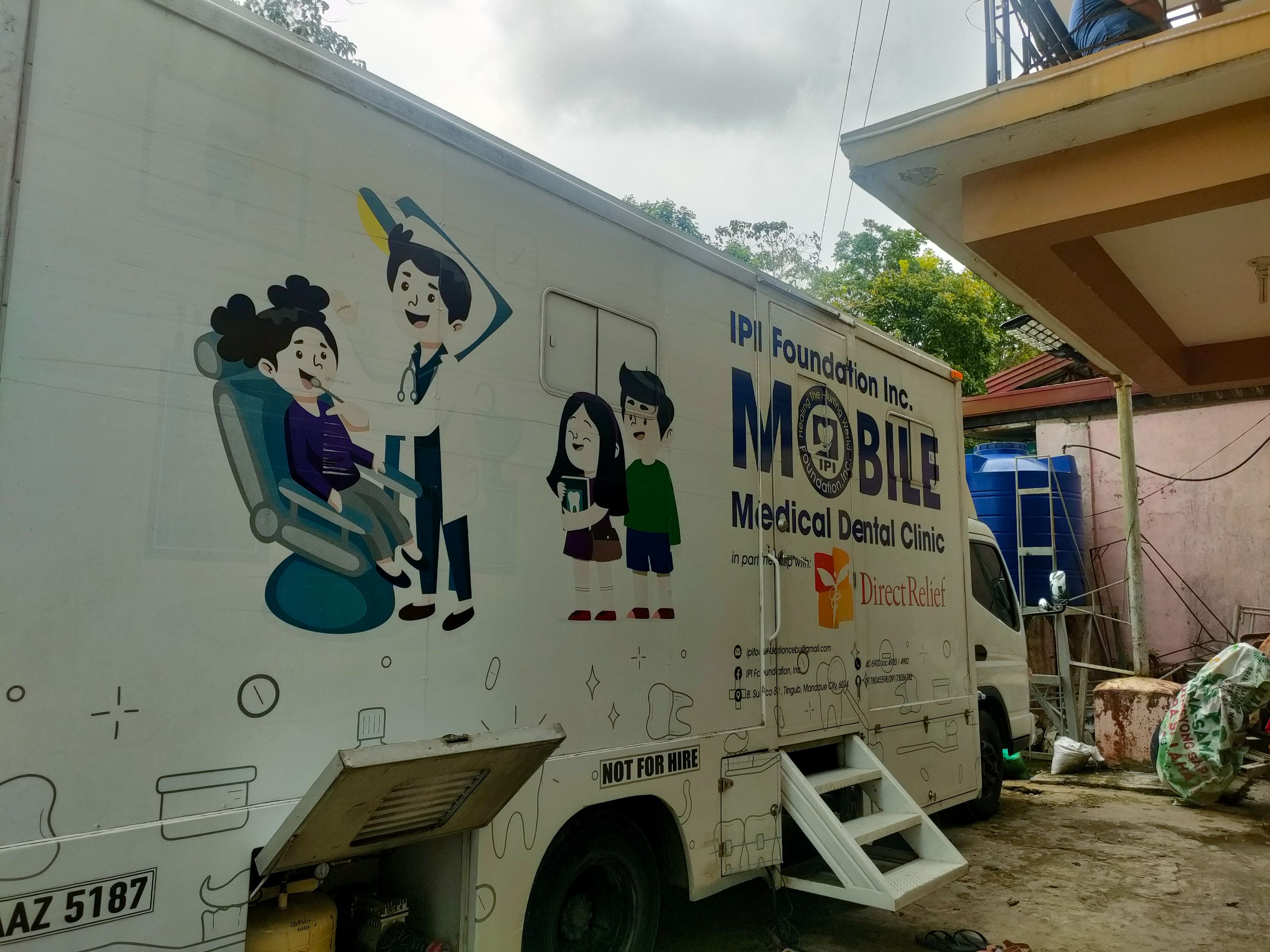 RIGHT SIDE VIEW OF THE MOBILE.jpg