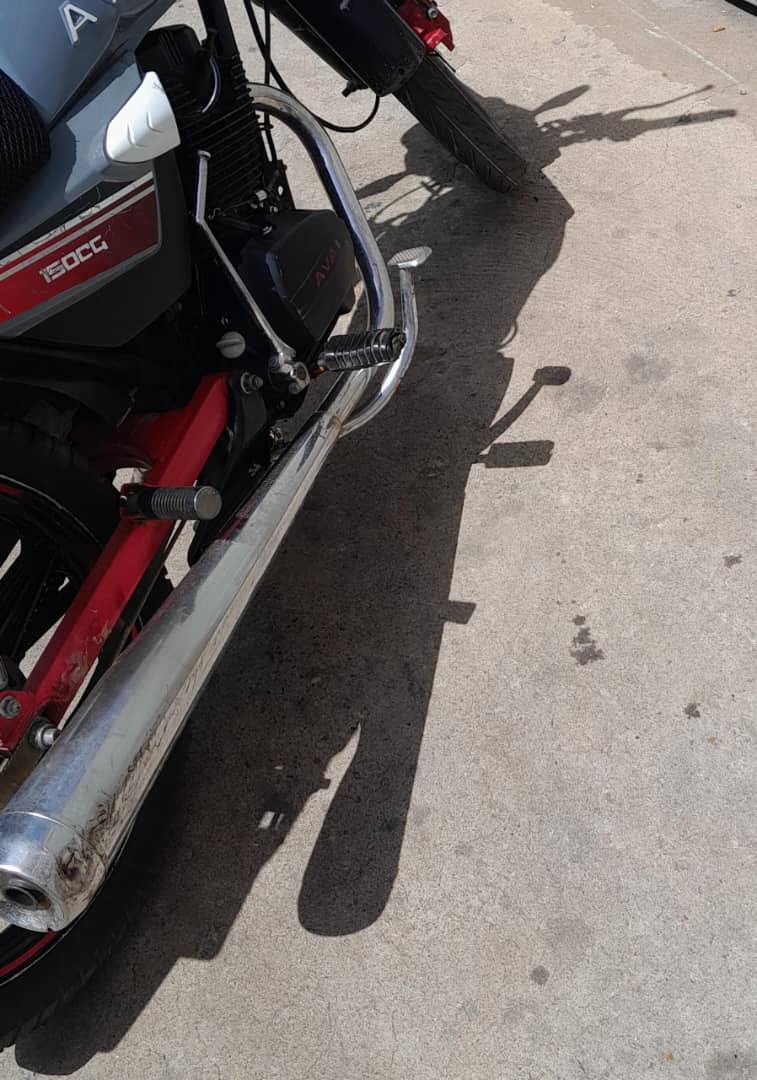 [Esp/Eng]  Concurso Shadow Hunters SMAsh - Ronda 384. La sombra de la motocicleta. /   Shadow Hunters SMAsh Contest - Round 384. The shadow of the motorcycle.