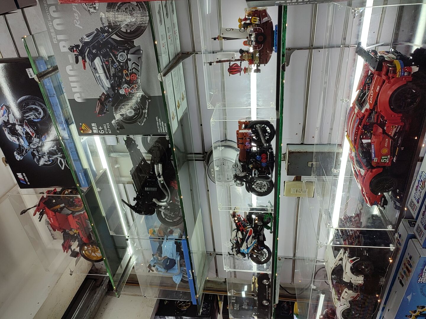 Die Cast.jpg