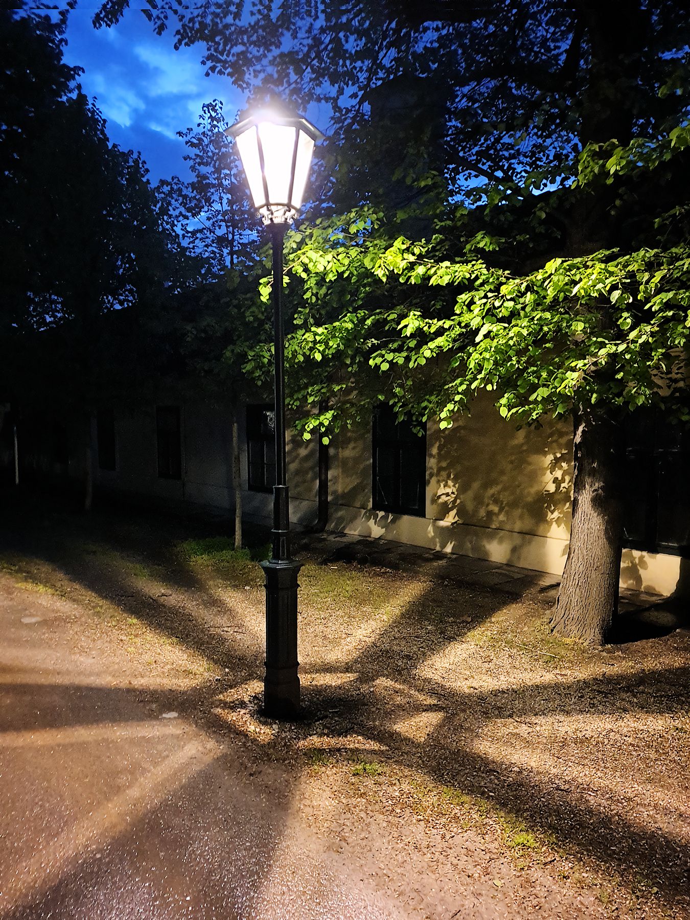 laternenschatten1.jpg