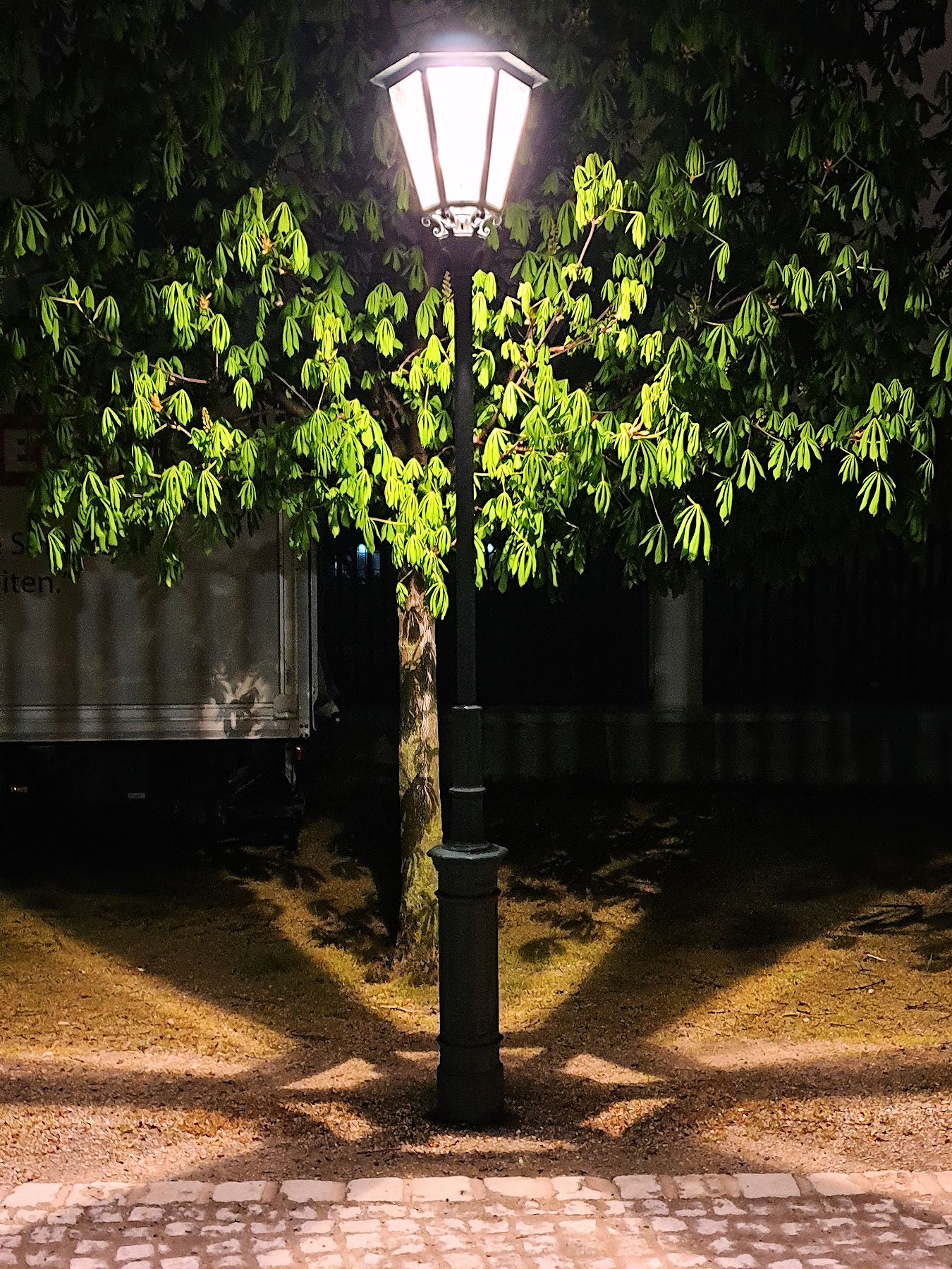laternenschatten2.jpg