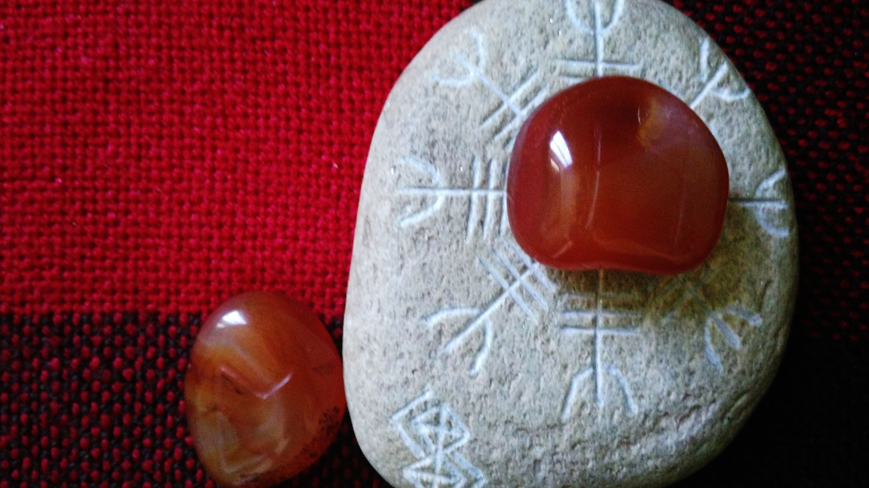 Perthro Mannaz.jpg