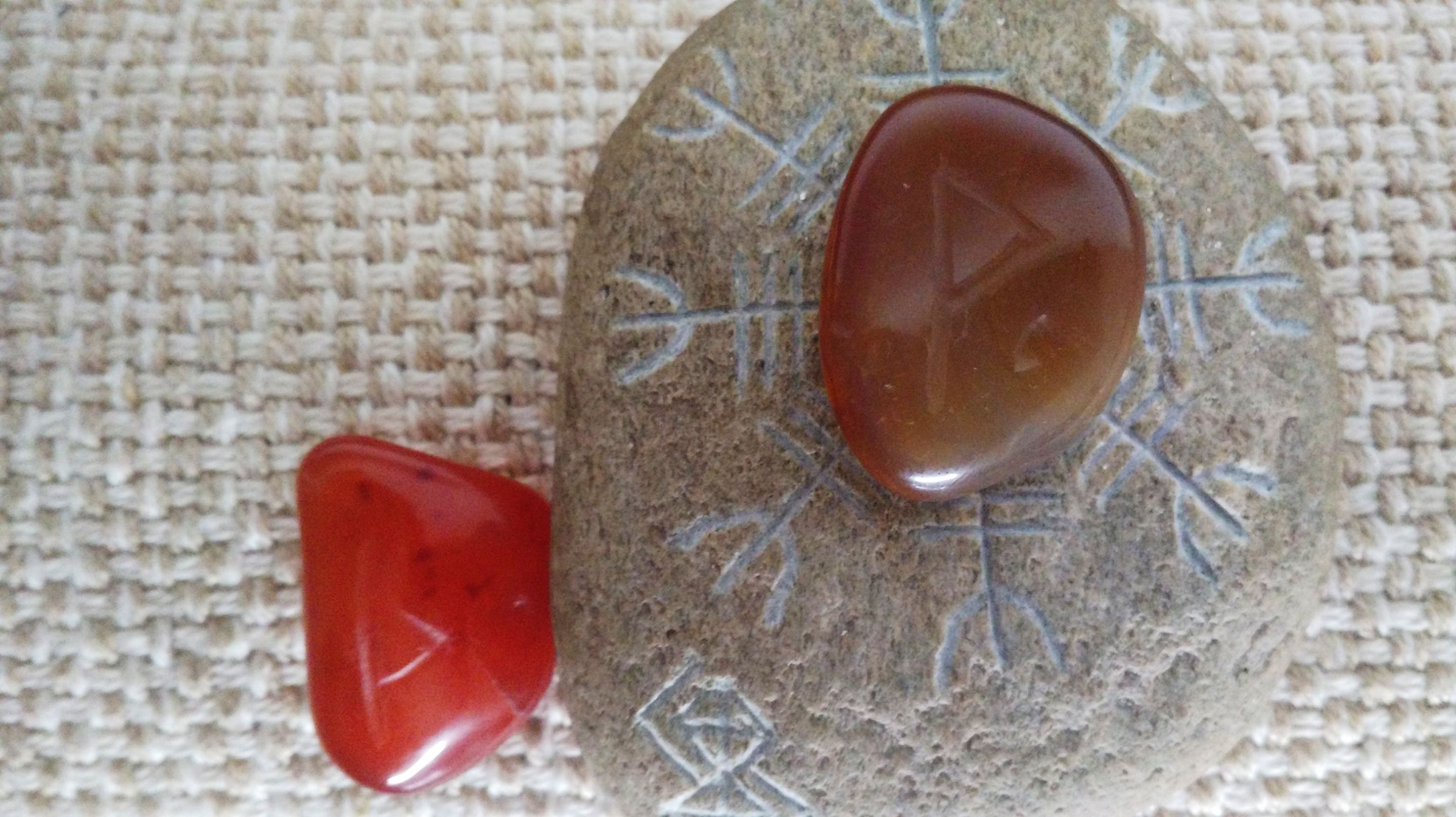 Thurisaz Wunjo.jpg
