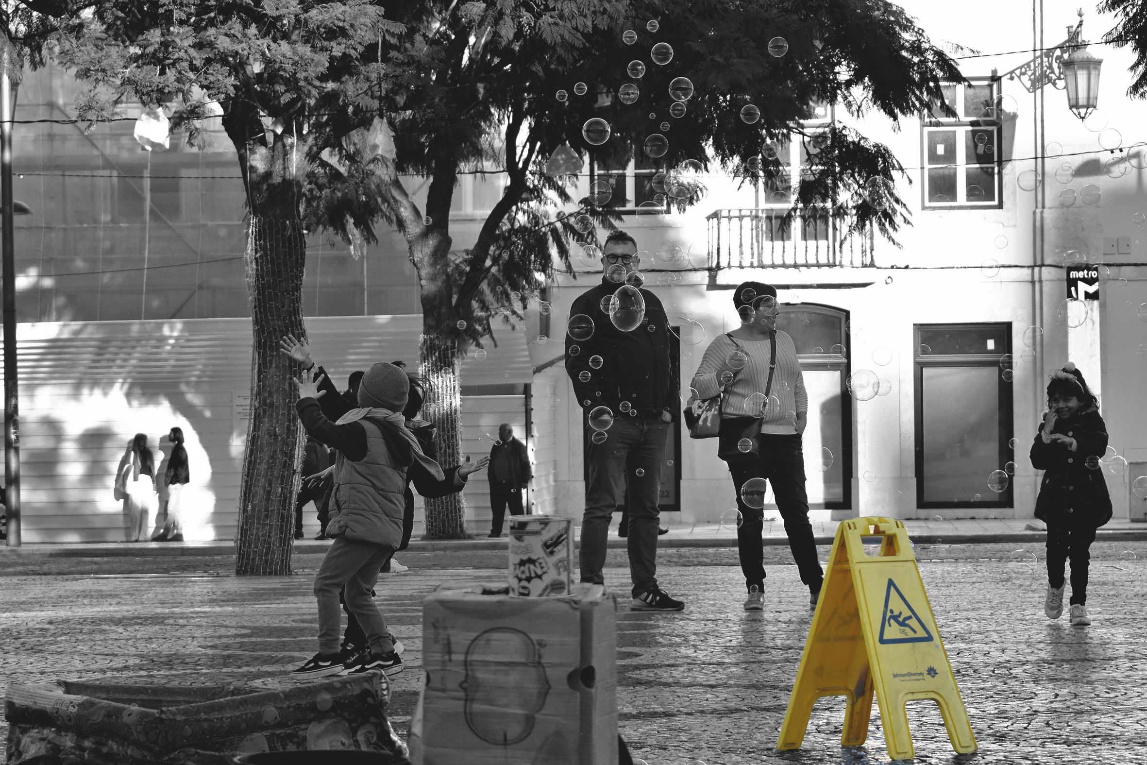 bubbles street bw 1.jpg