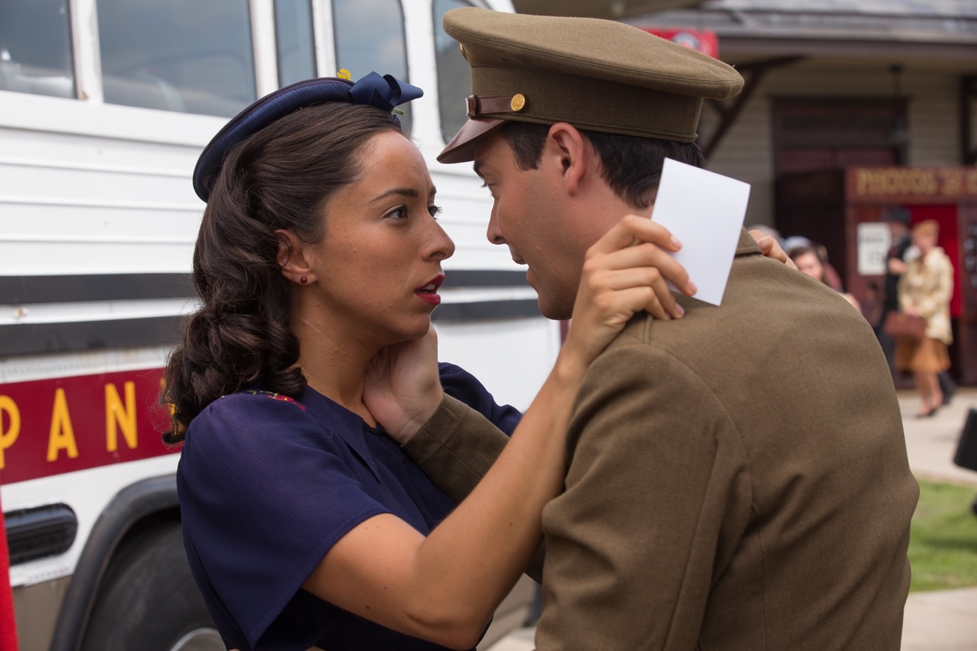 Viaje-largo-Oona-Chaplin.jpg