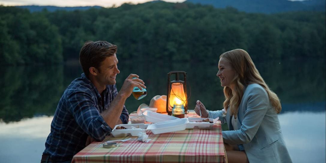 el-viaje-mas-largo-2015-con-scott-eastwood-y-britt-robertson-jpg-1598292626.jpg