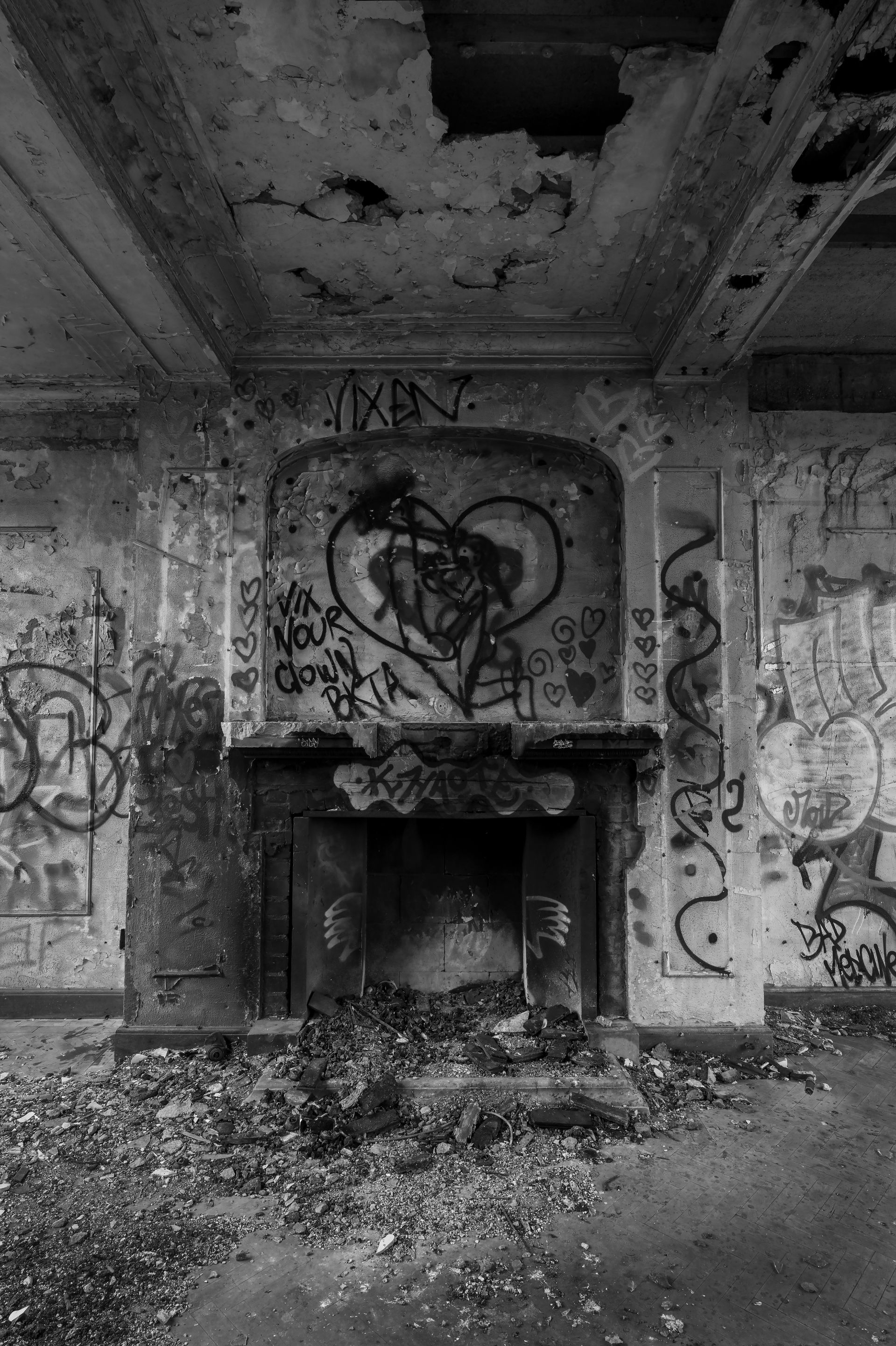 Lord-Line3-mono.jpg