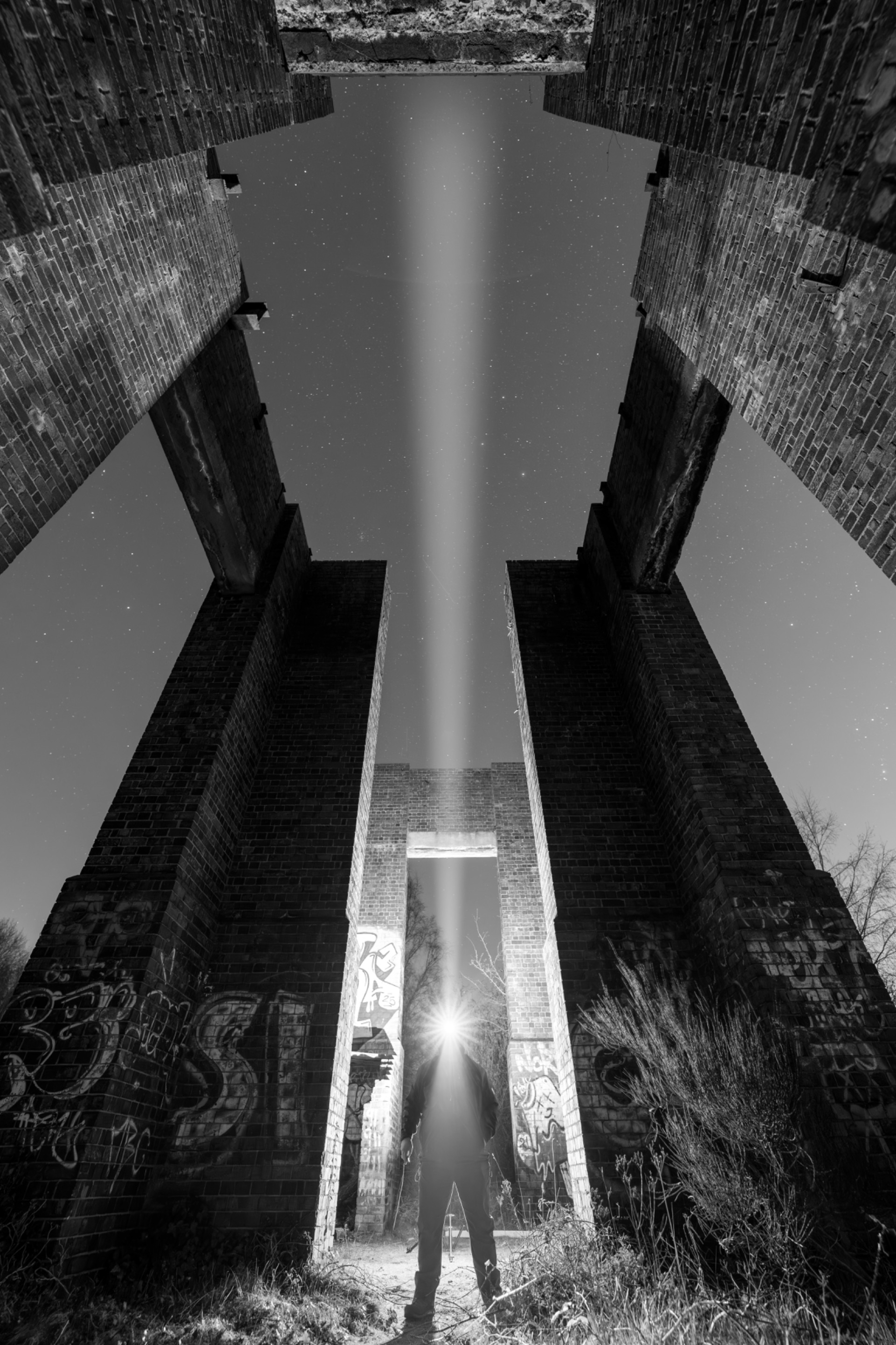 Selfie-mono.jpg