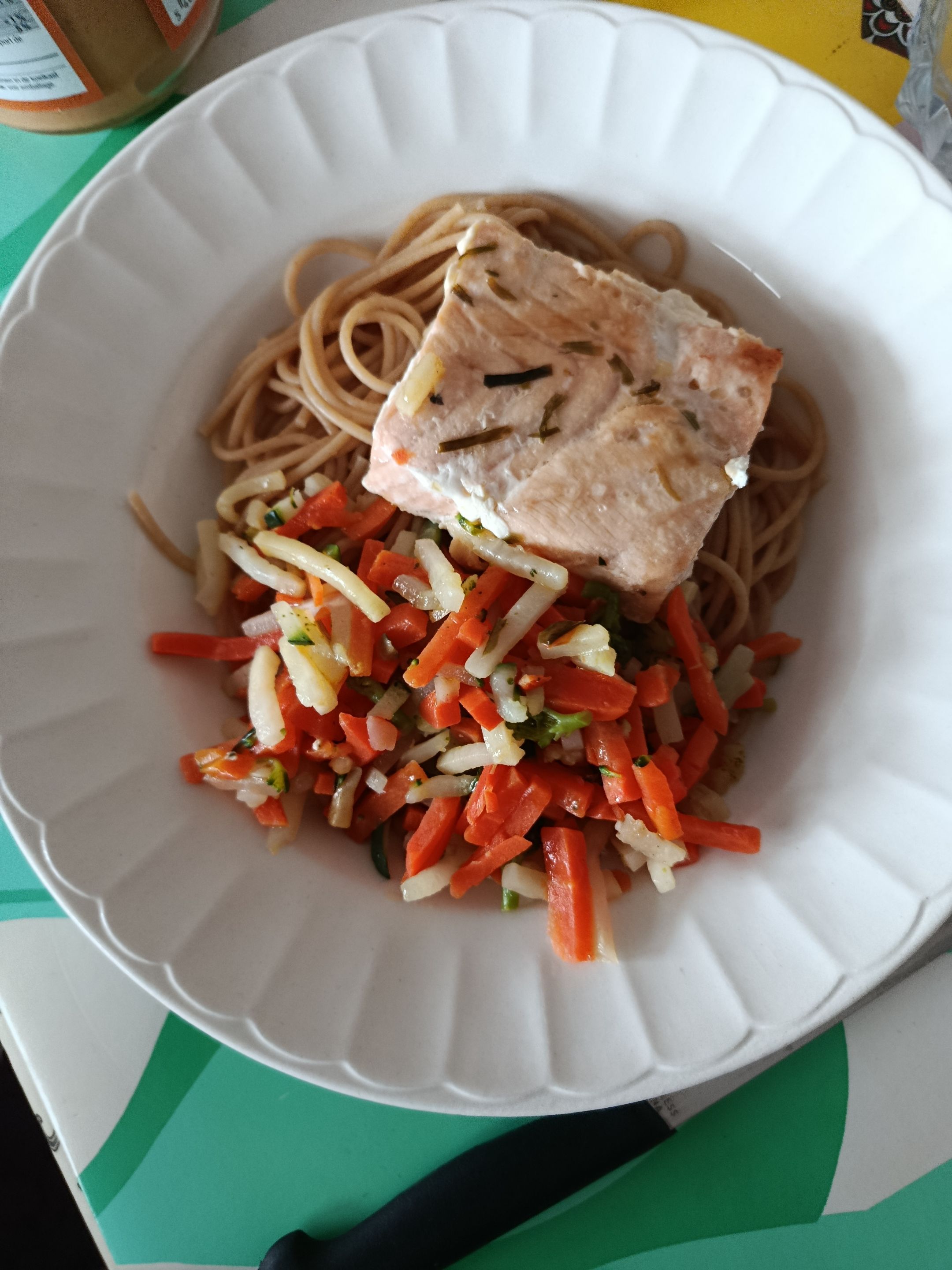 22oct25 saumon spaghetti leg eminces.jpg