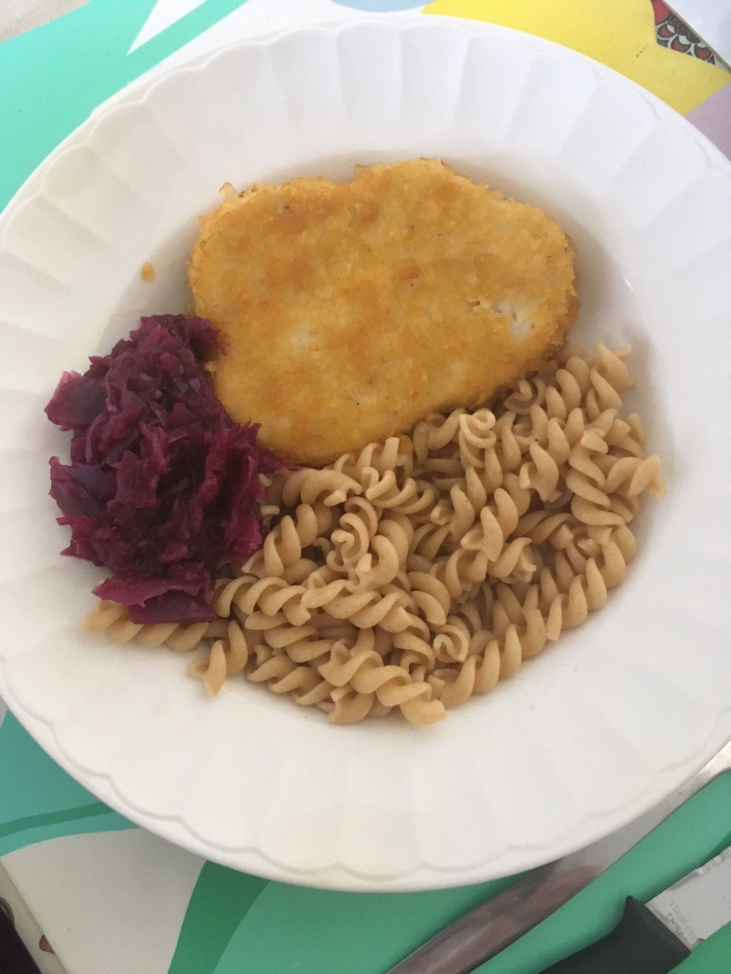 19sept25 poulet pane spirelli choux rouges.jpg