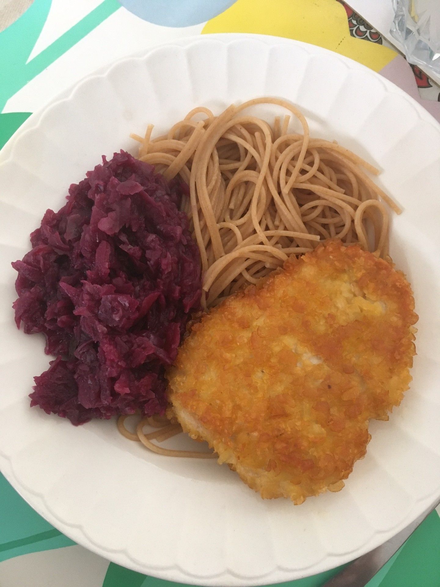 16sept25 poulet pane spaghetti choux rouges.jpg