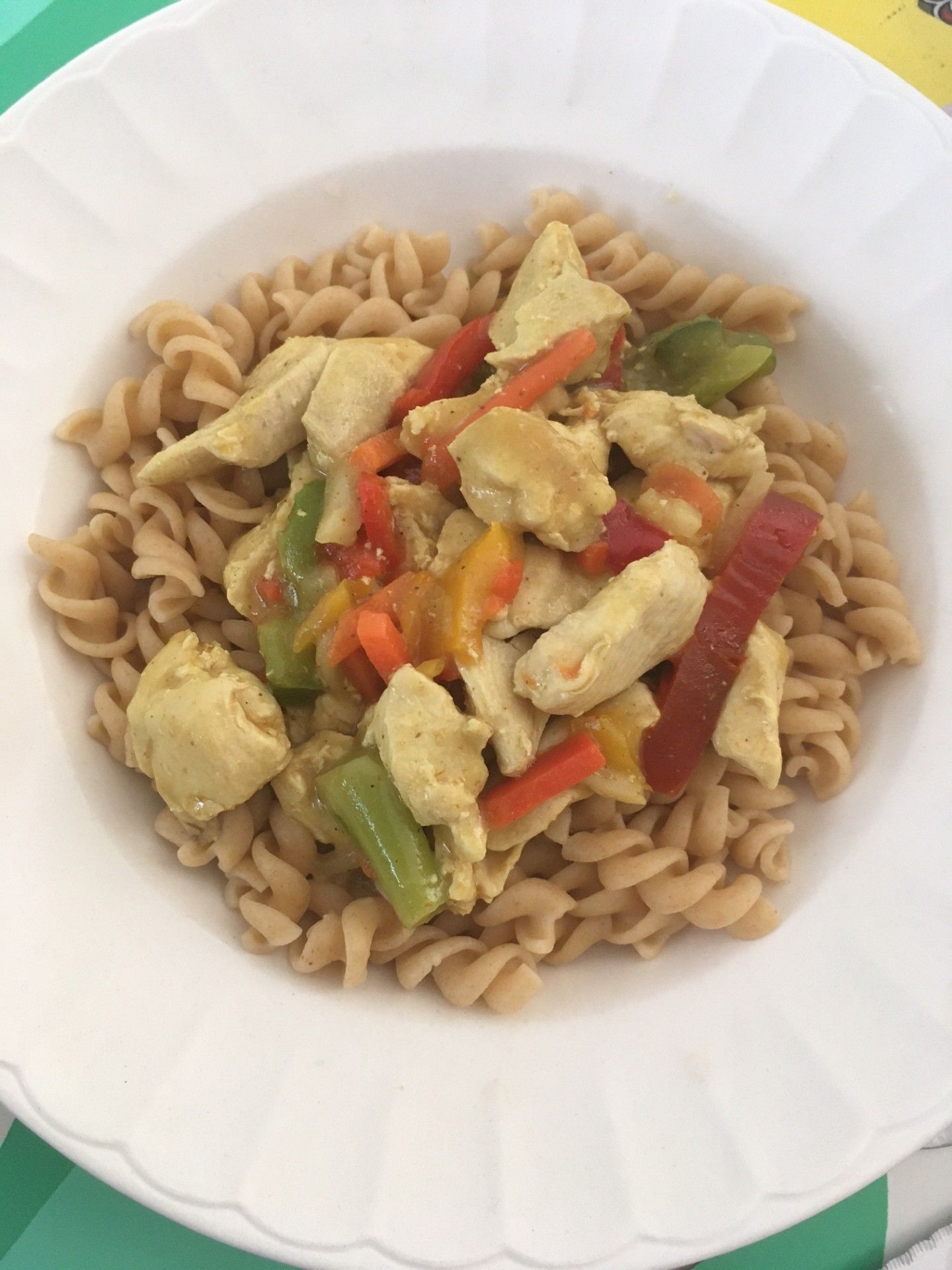 30sept25 spirelli poulet poivrons legumes eminces sauce curry.jpg