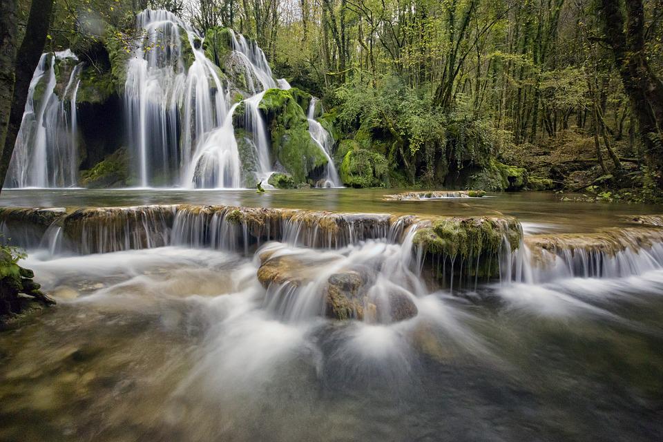 waterfalls-1144130_960_720.jpg