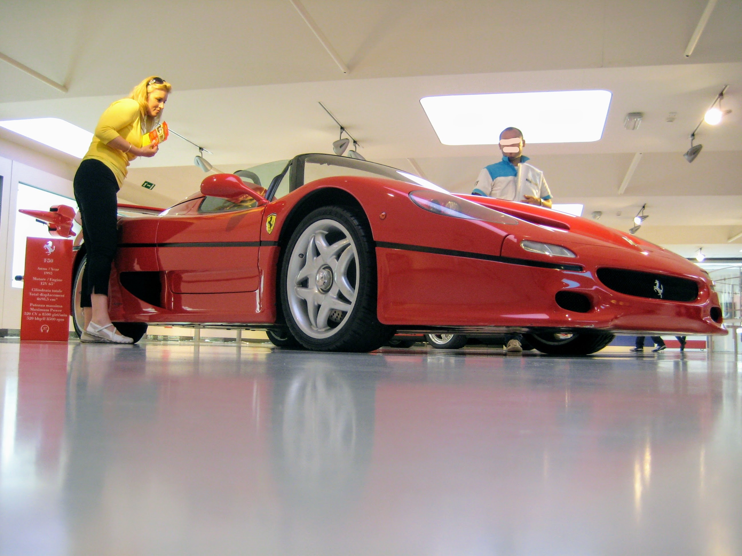 ADi4BAt9-Ferrari20Museum20108_LI.jpg