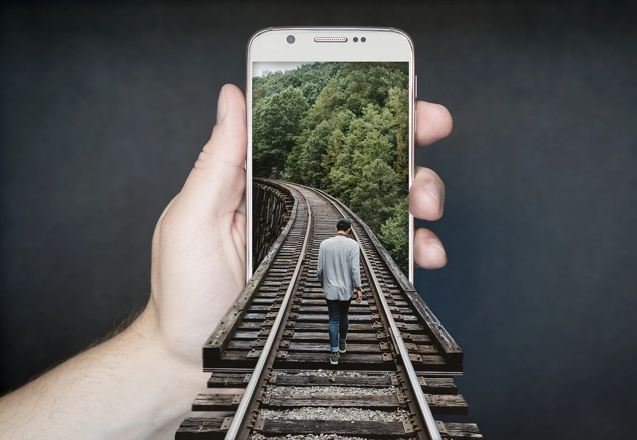 manipulation-smartphone-2507499_1280.webp