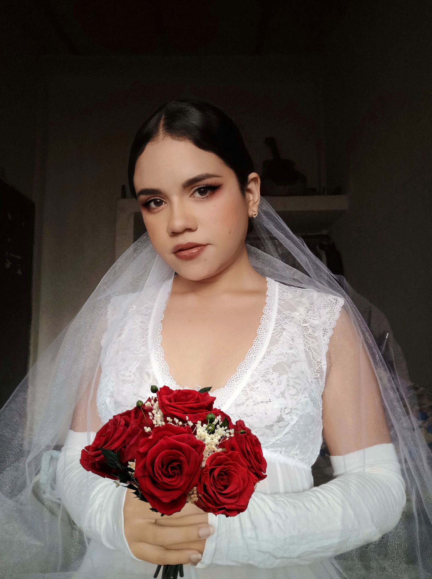 20221110_213629_950 con rosas rojas.jpg