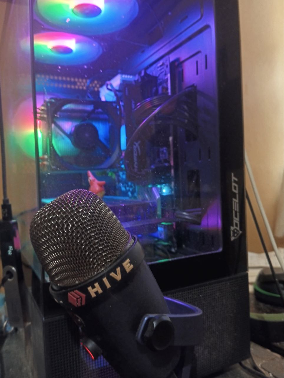 The new PC that I acquired this year replaces my old PC that served more than 10 years. 
