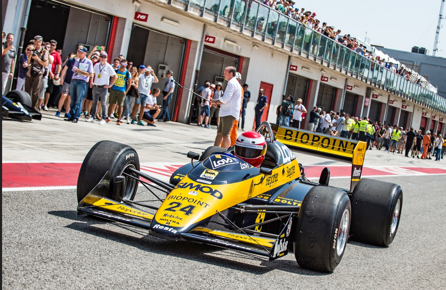 354.-F1-presentaciones-temporada-2022-Alpha-Tauri-Minardi.png