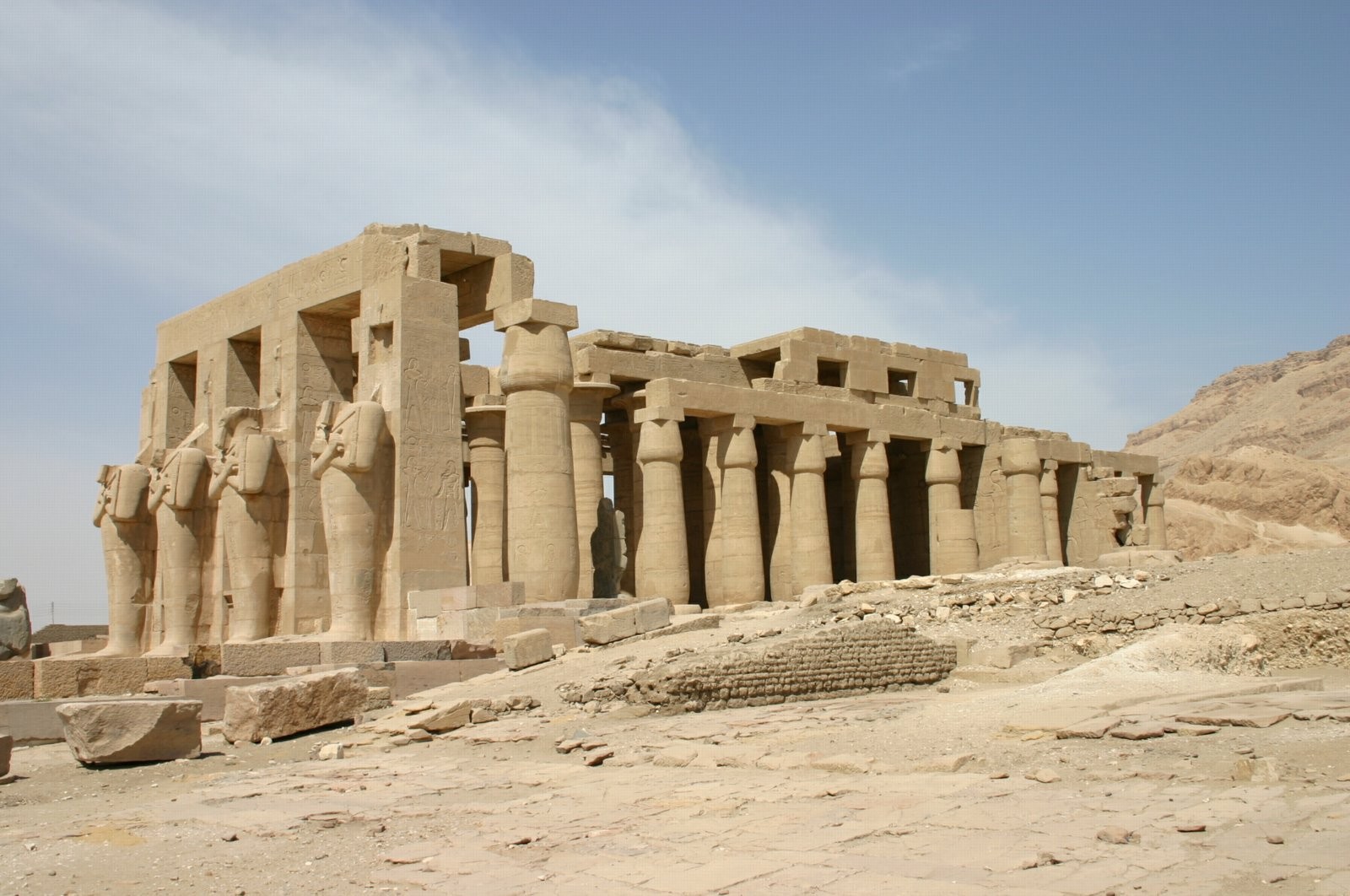 205.-Reseñas-libros-Ramses-Christian-Jacq.-Libro2-El-Templo-de-Millones-de-Anos-Ramesseum.jpg