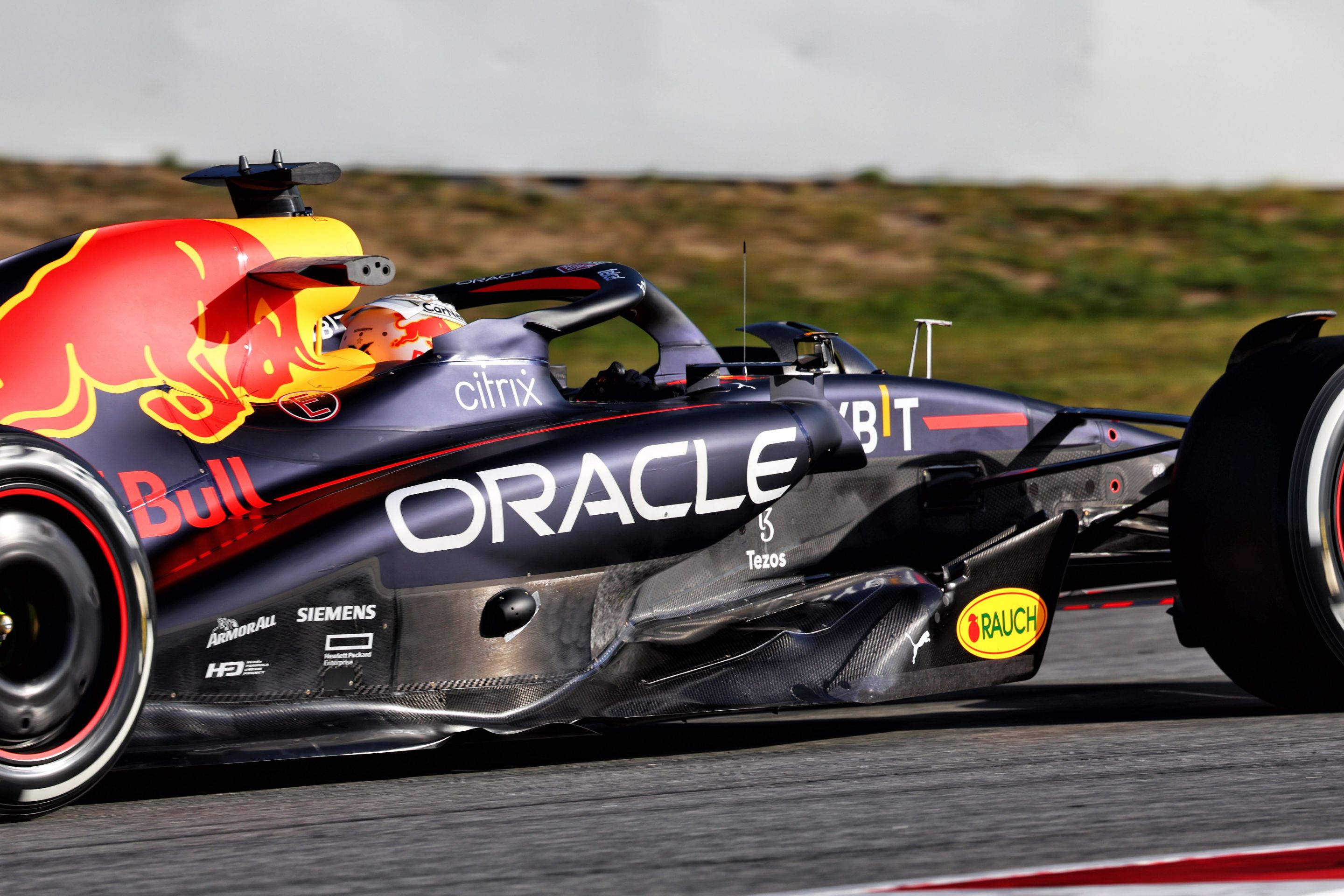 365.-Red-Bull-tests-1.jpg
