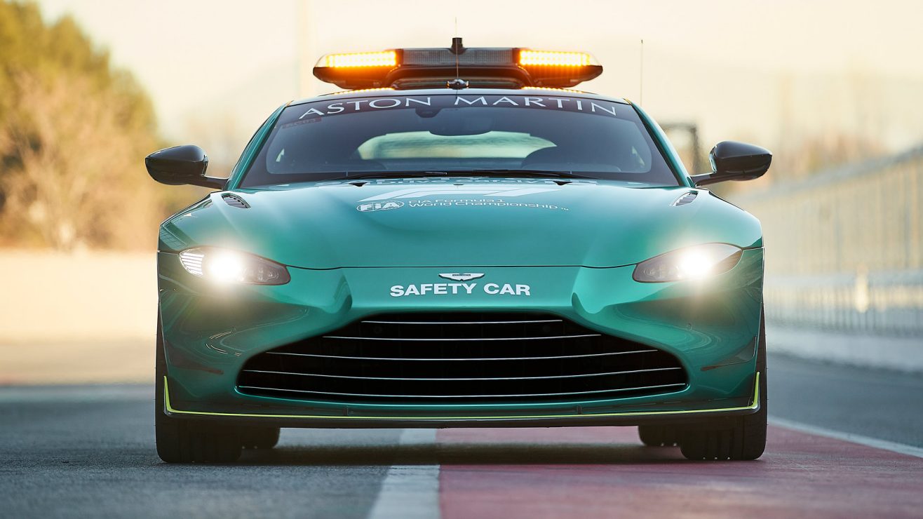 400.-f1-safety-car-aston-martin.jpg