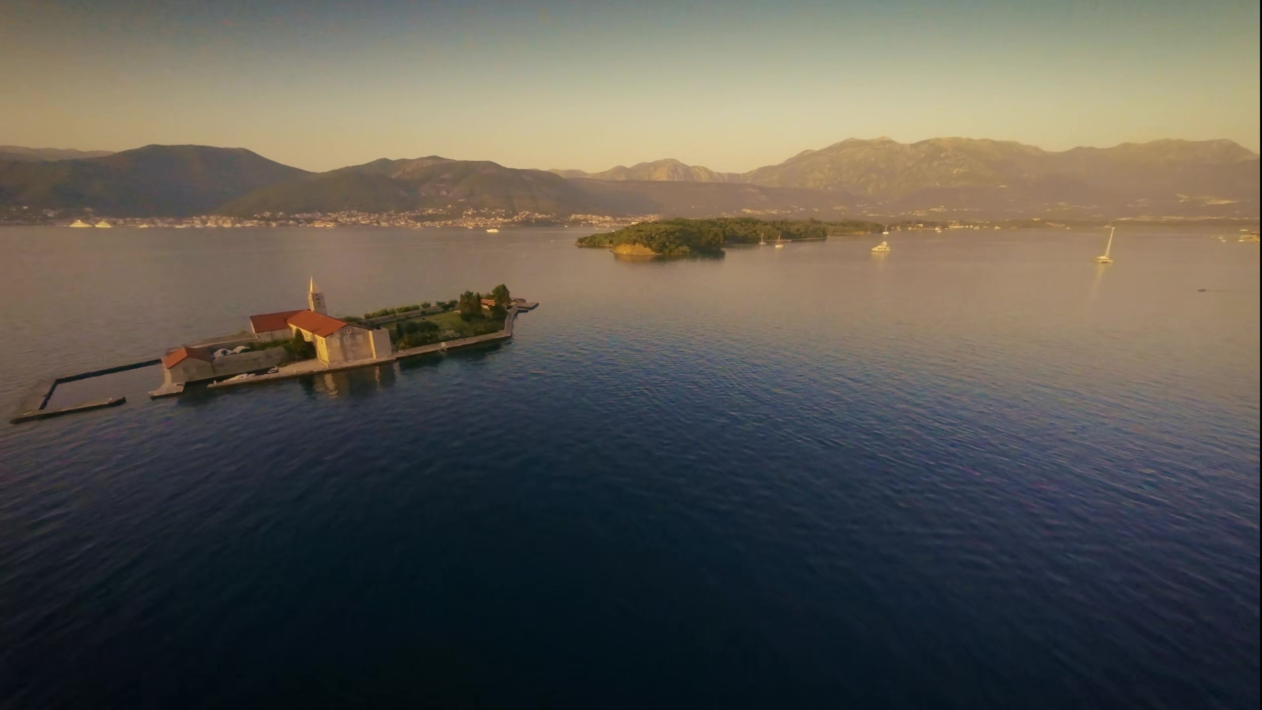 vlcsnap-2025-08-14-19h23m15s603.jpg