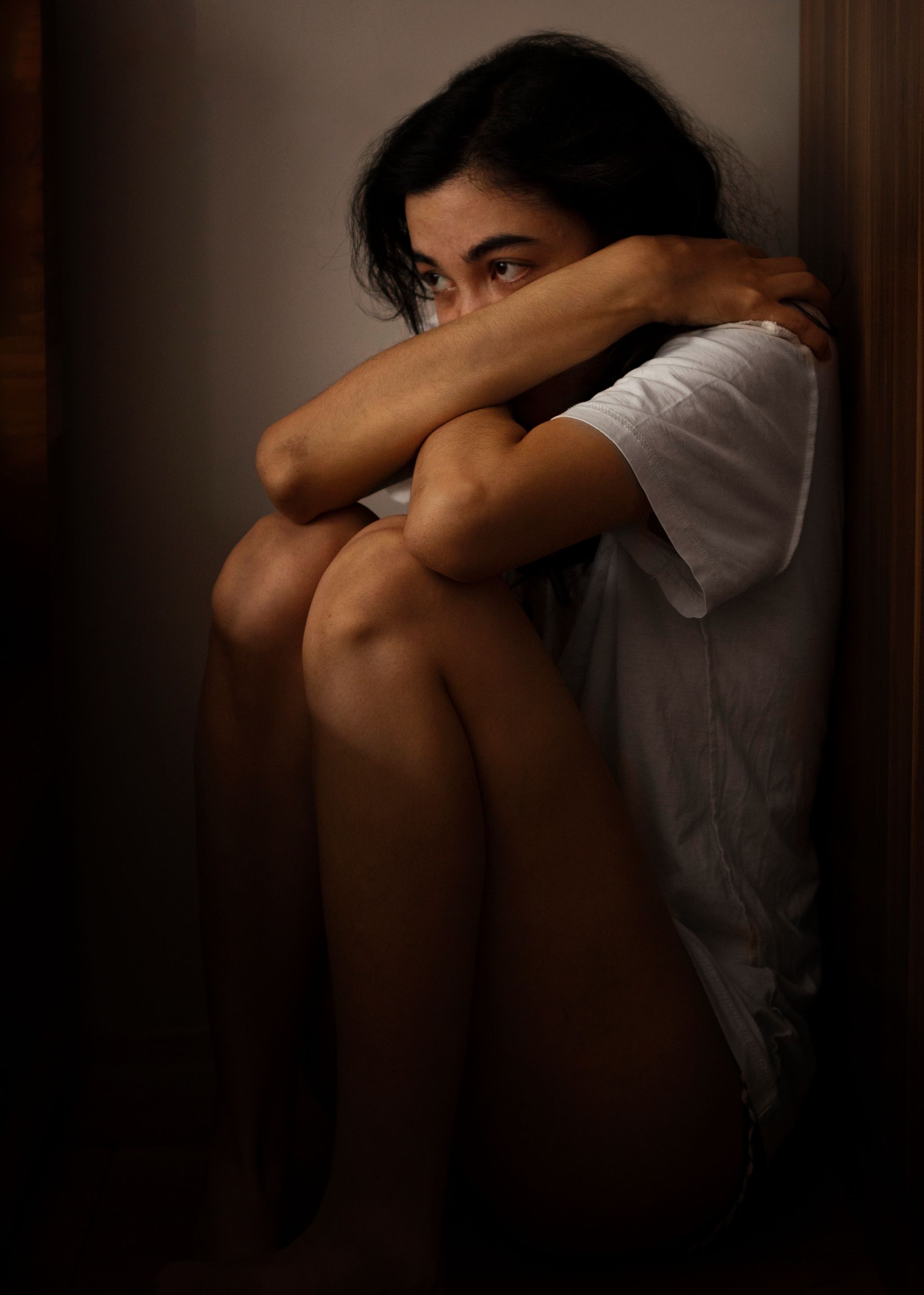 young-woman-dealing-with-anxiety.jpg