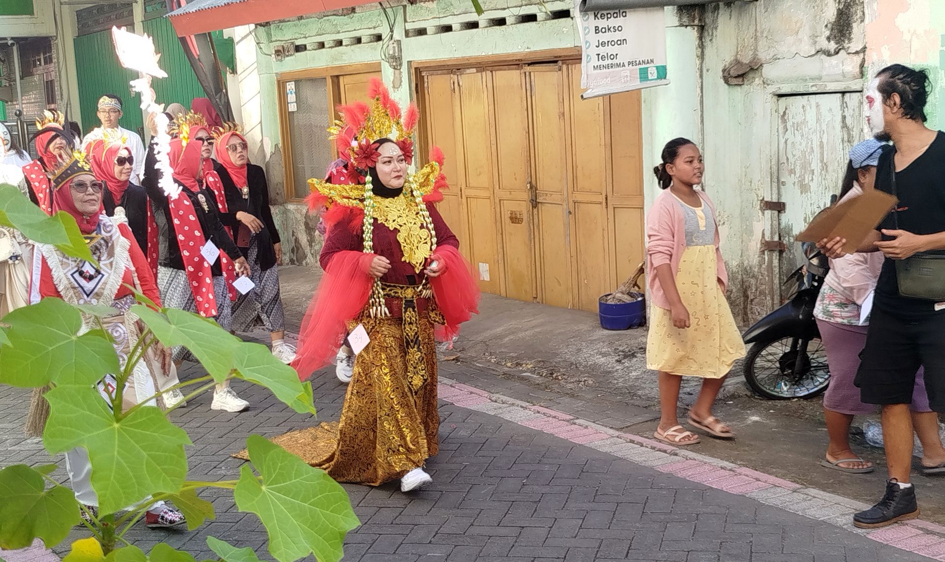 ibu tengah jalan