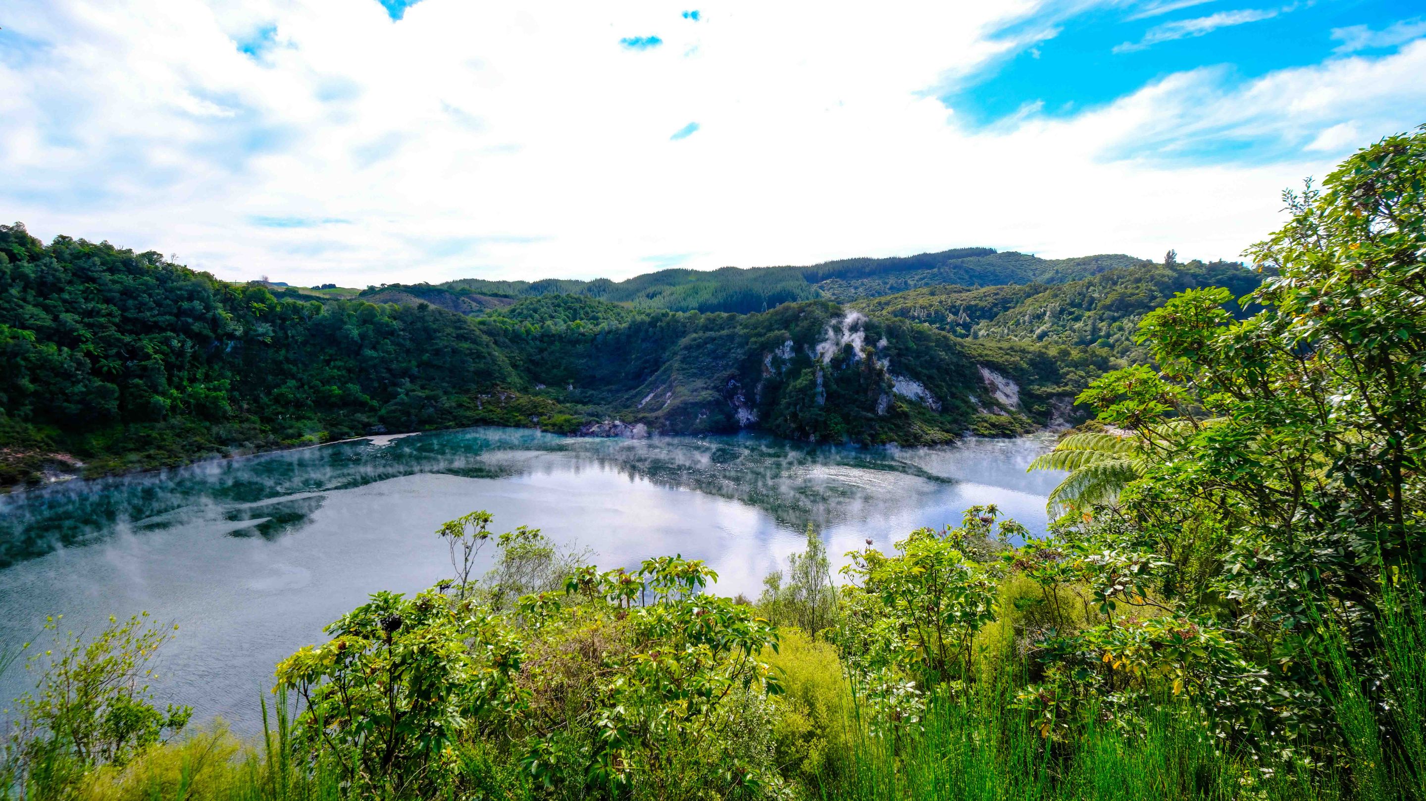 Waimangu - Frying pan Lake.jpg