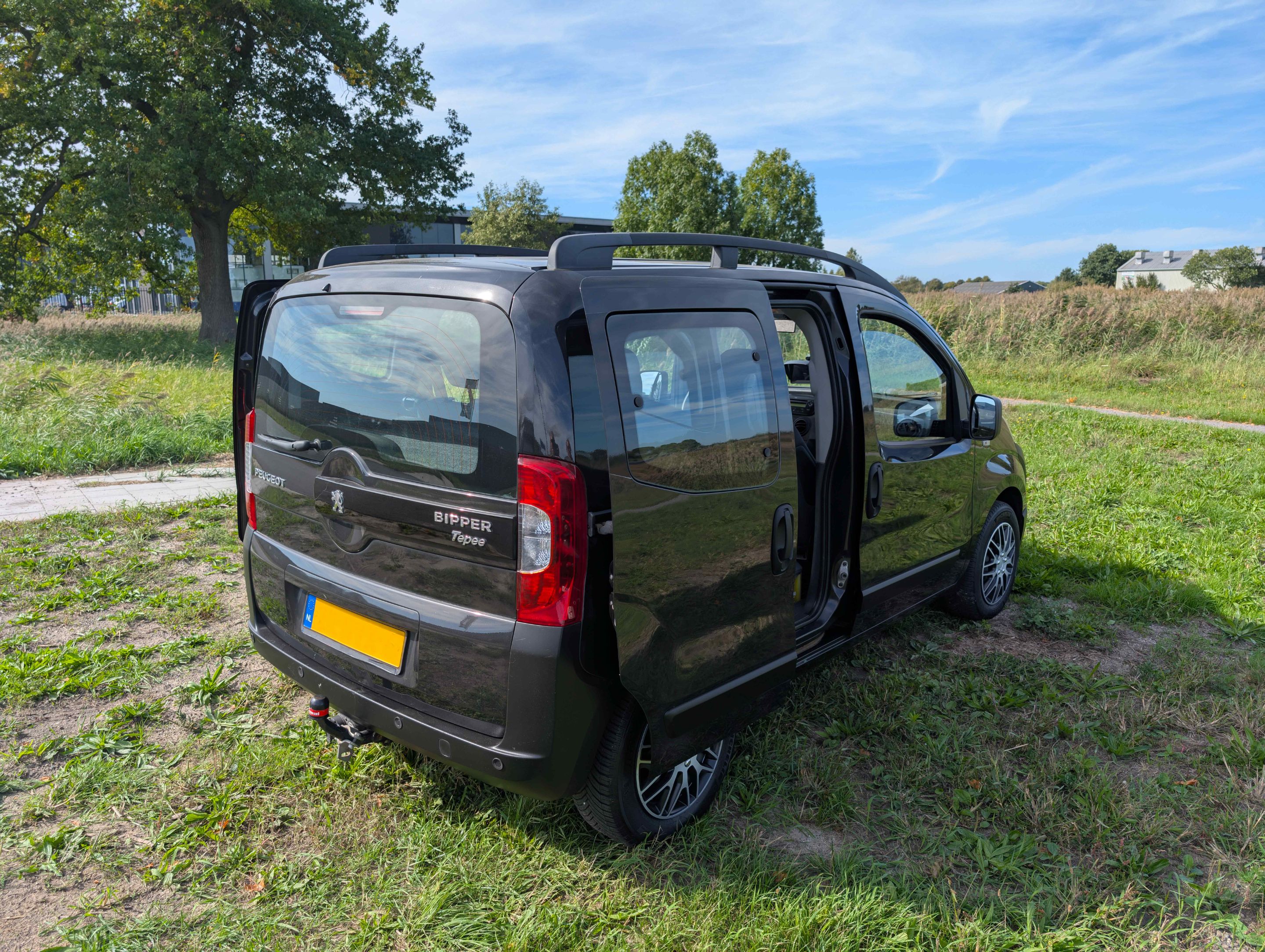 peugeotbipper.jpg