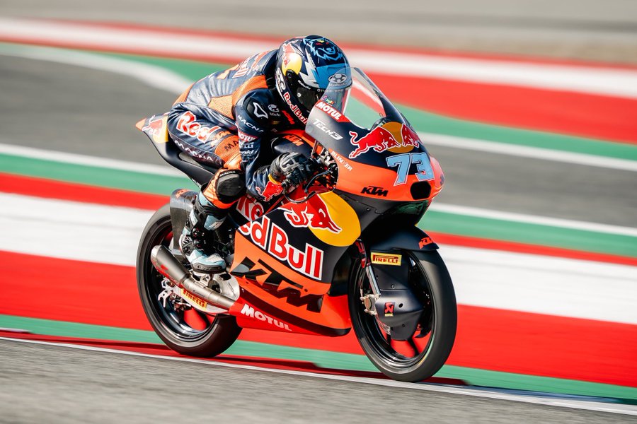 moto2.jpeg