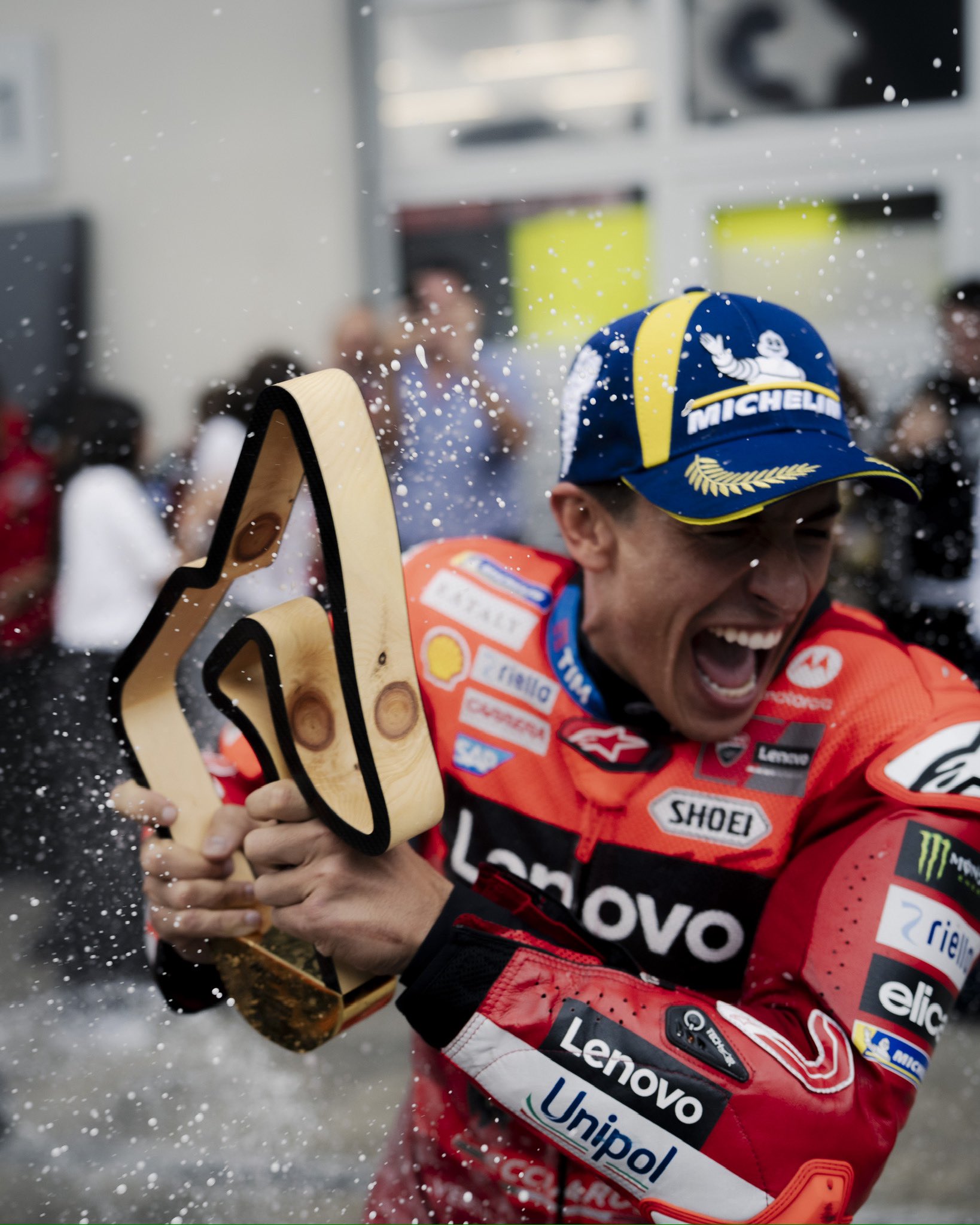 moto1.jpeg