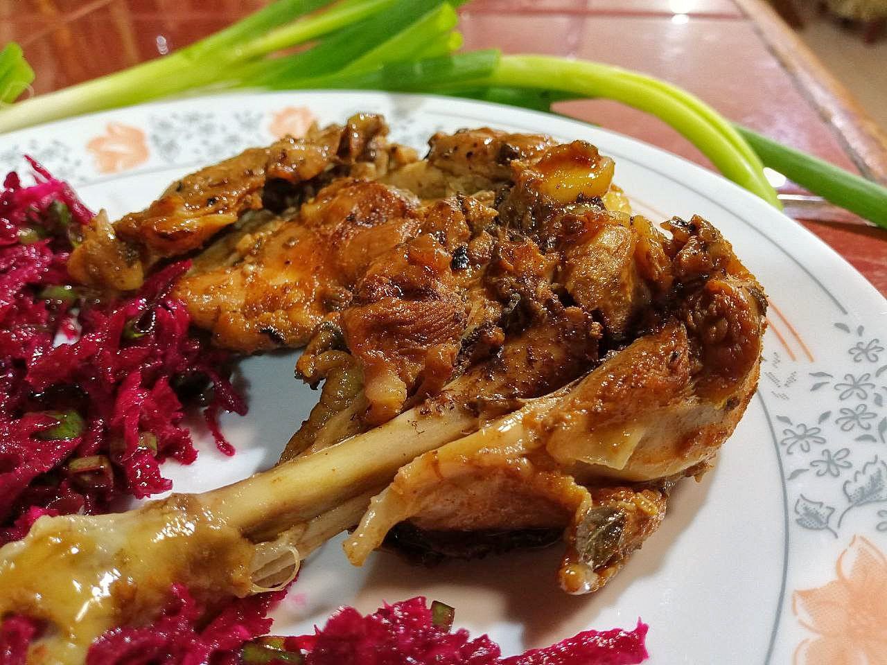 Delicious grilled chicken with beet salad [ENG||ESP]