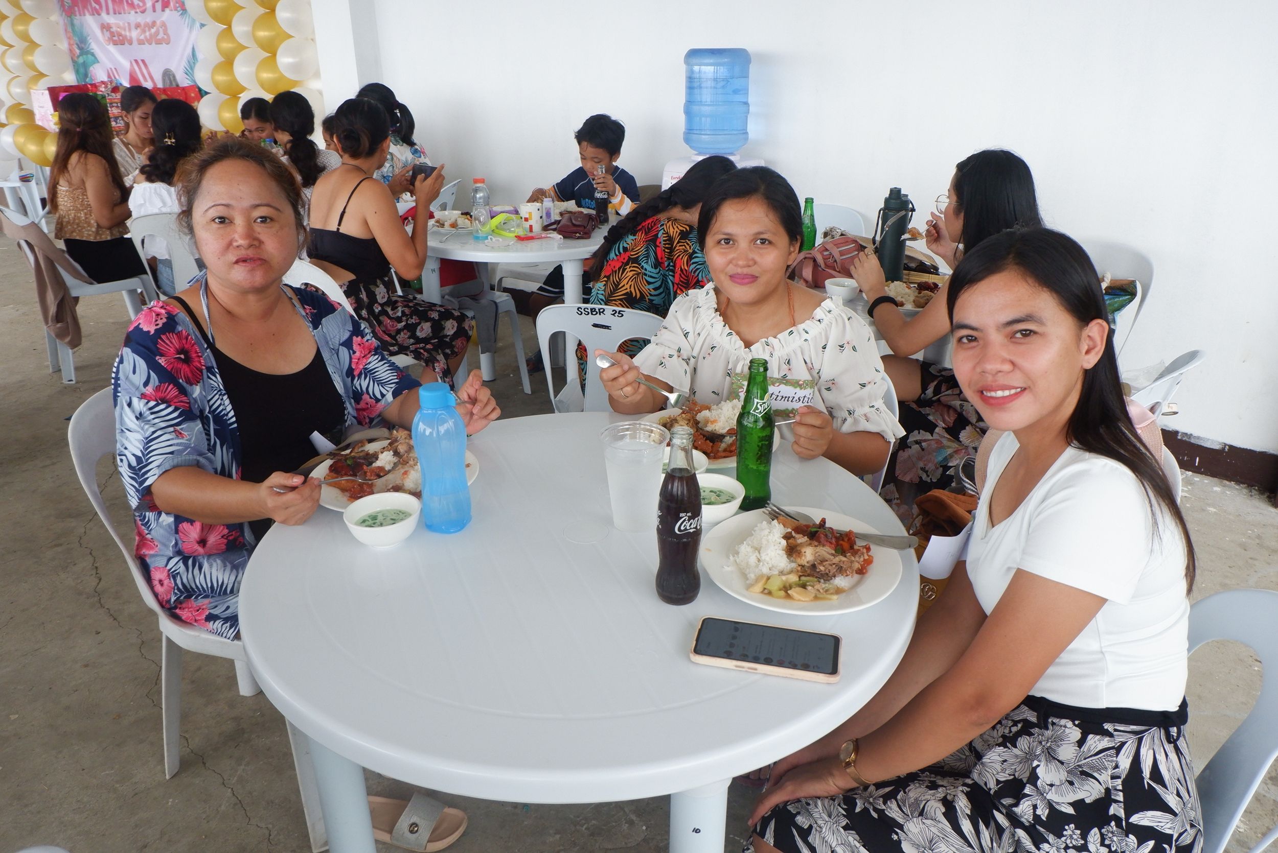 hivecebuxmas550.JPG