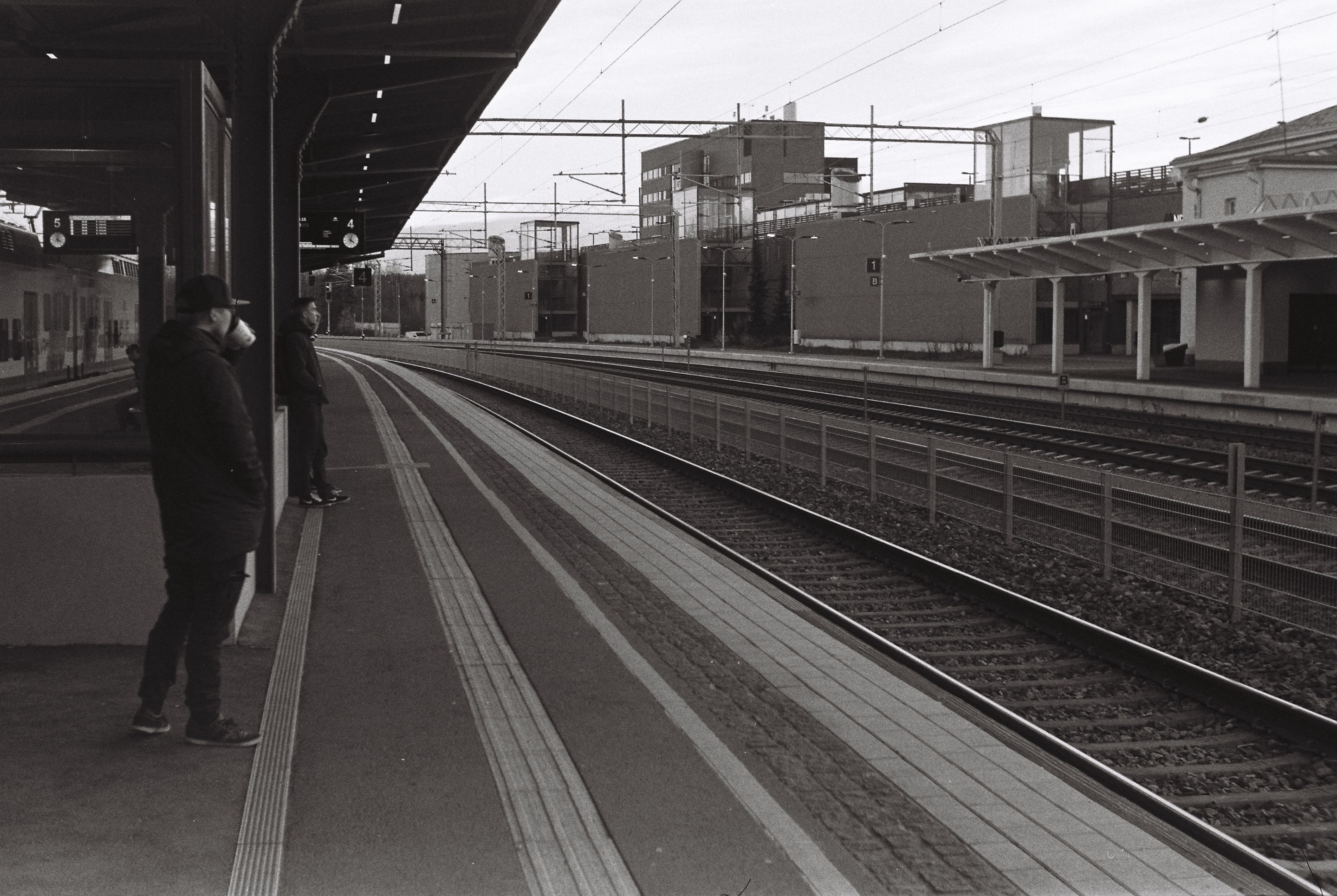 R1-05293-0007.jpg