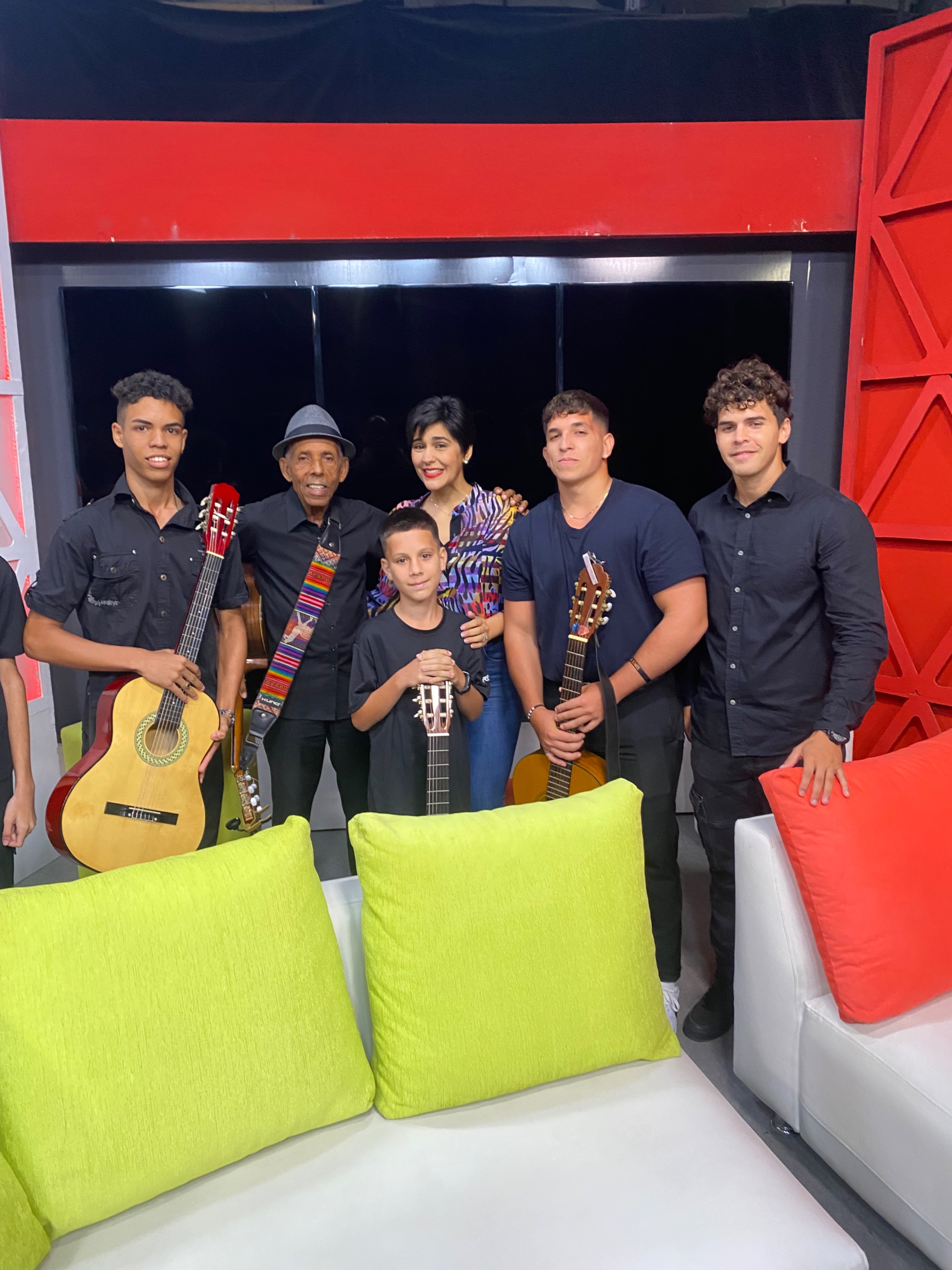  “Musical Monday”  Dígale, cover by @isbelhiv02. Esp-Eng
