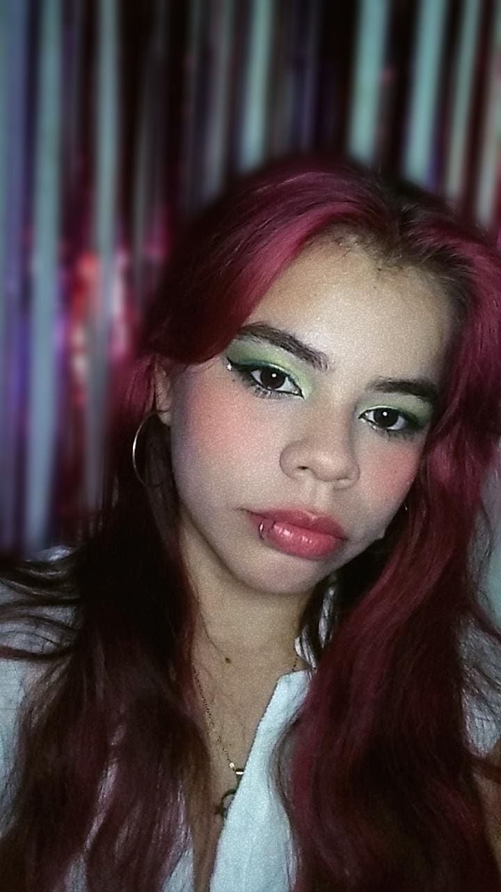 Picsart_22-05-03_23-52-49-545.jpg