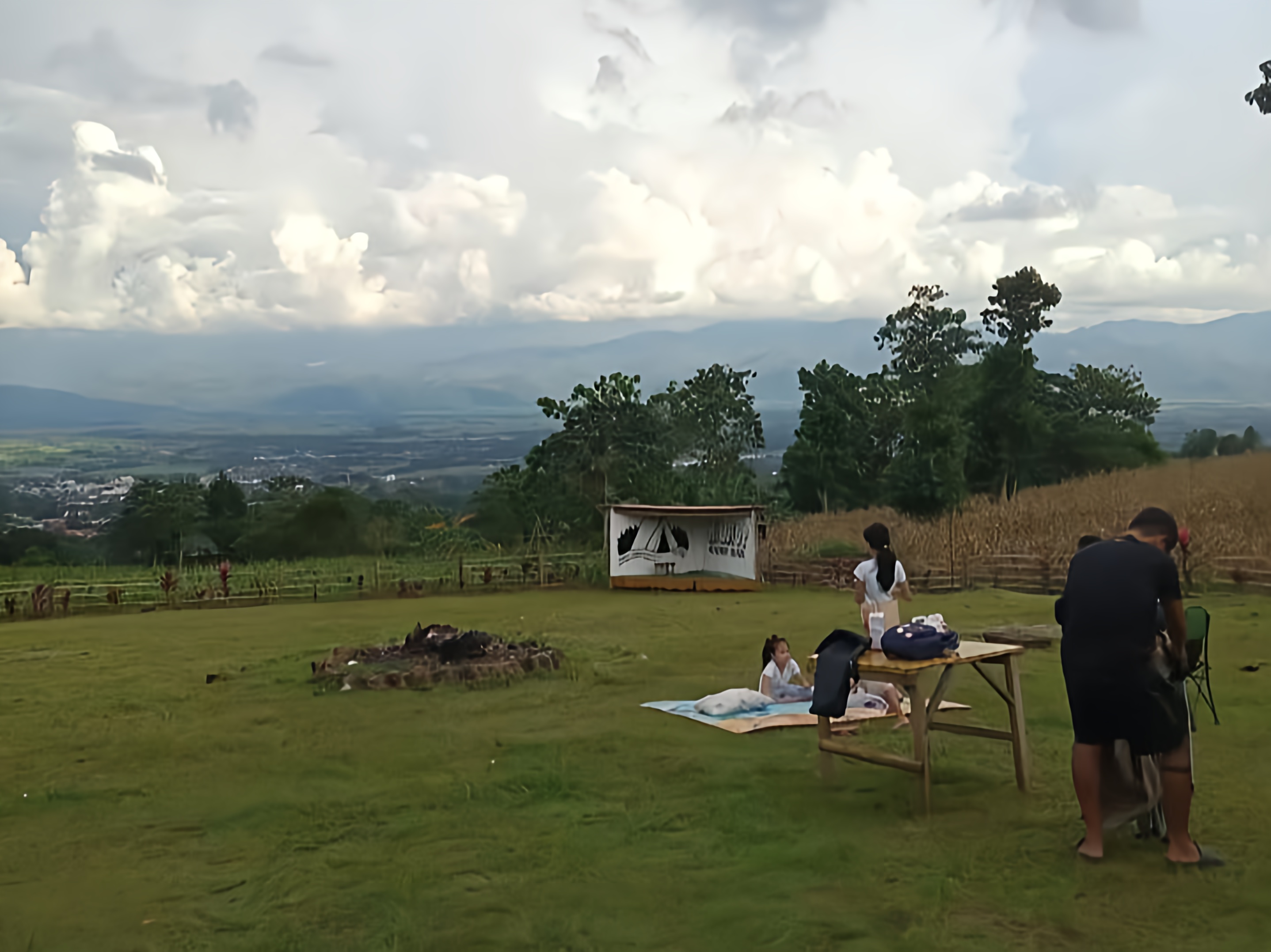 The view of the hilltop morning, no much people yet.