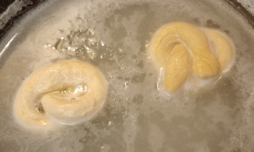 boiling pretzels 23.jpg