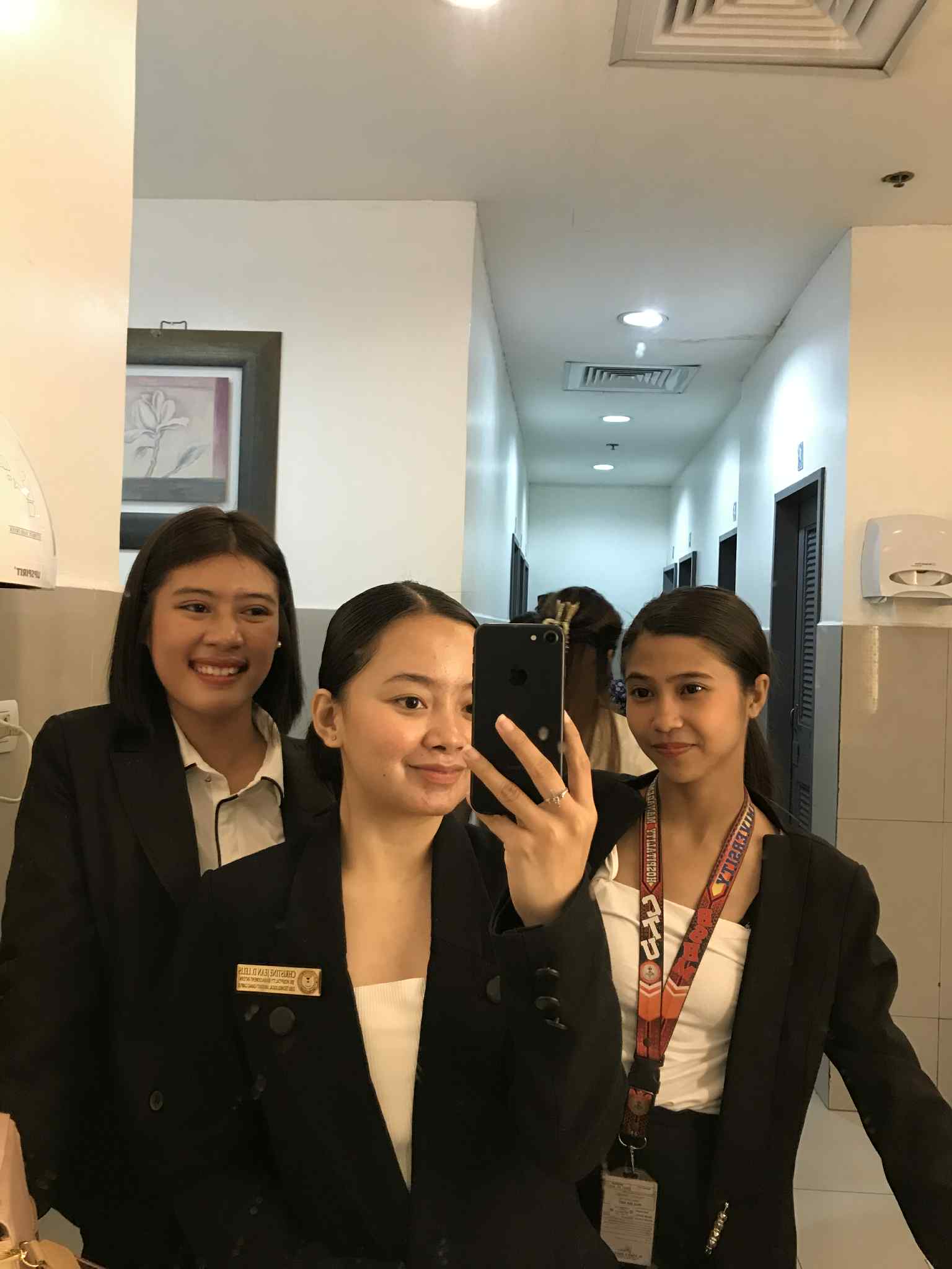 6b3cd5ee-28e7-46a3-b9cc-ecca5c05d78b.jpg