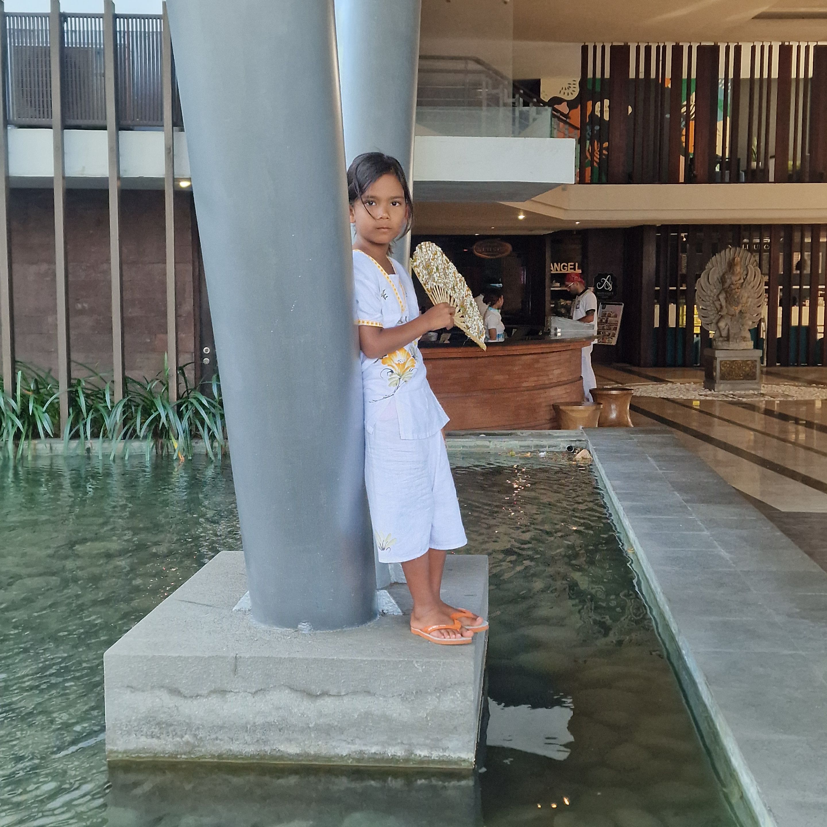 20250518_exotic-pose-Jana.jpg