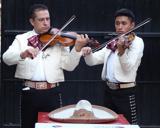 Entre rancheras y boleros | Among rancheras and boleros (SPA-ENG)