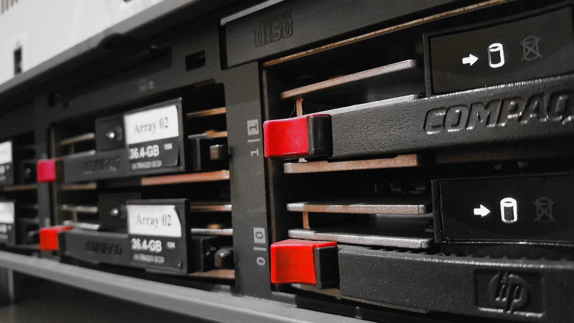 server-g845ce68b9_1920.jpg