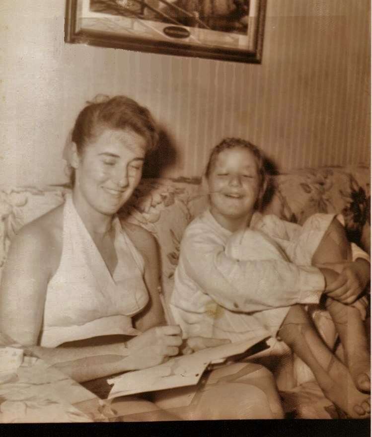 Claudelle and Linda, in Claxton (2).jpg
