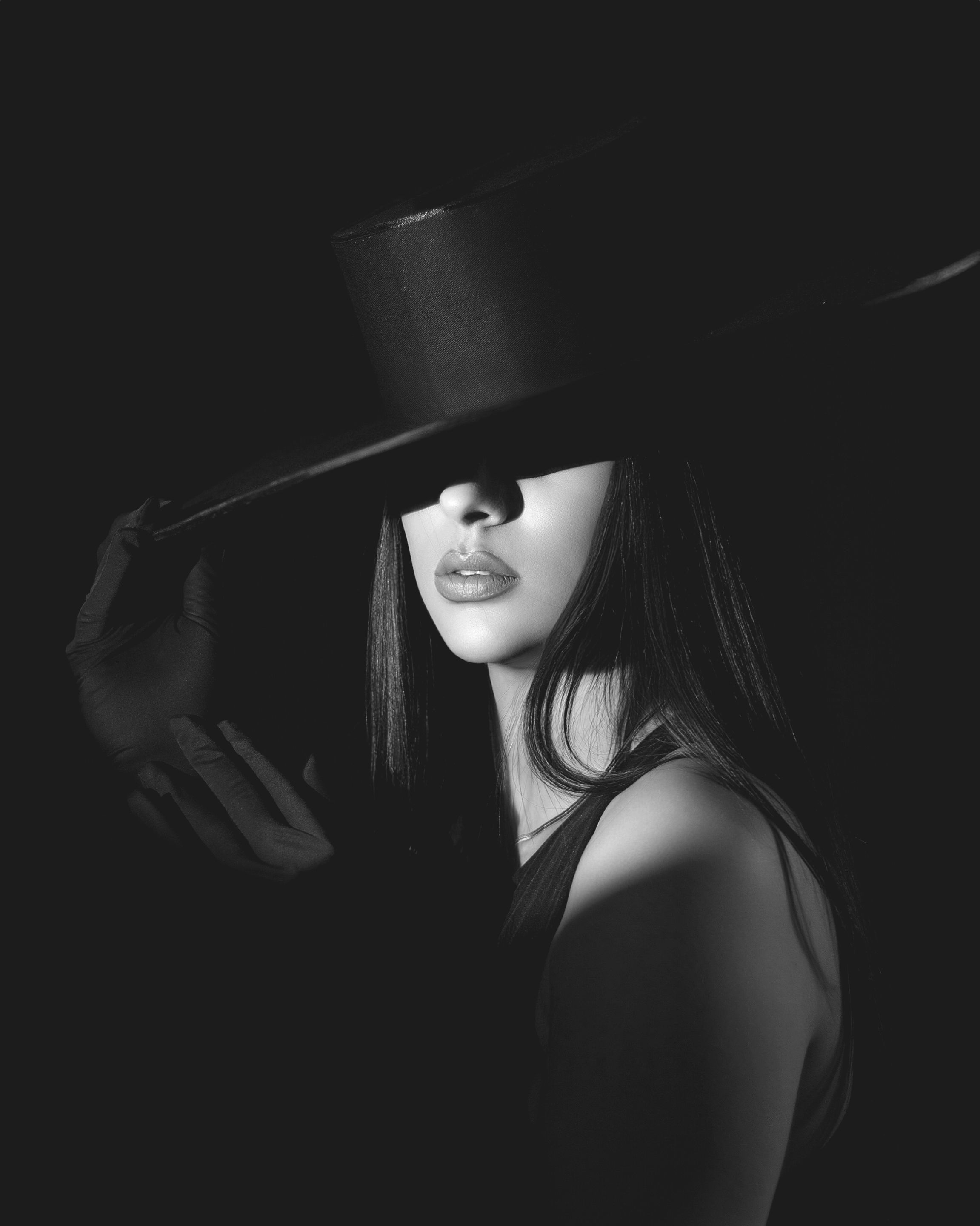 Elegant portraits with Maria | monomad challenge.