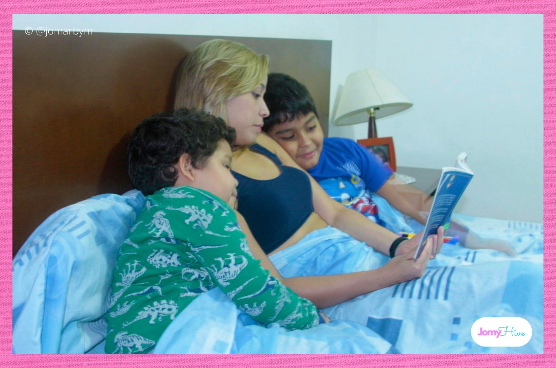 leyendo con los niños.jpg