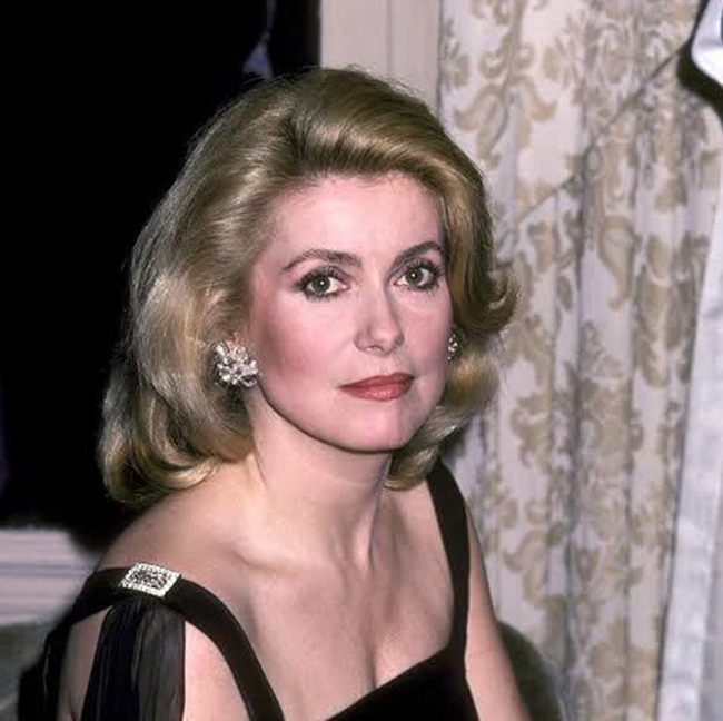 Catherine Deneuve.png