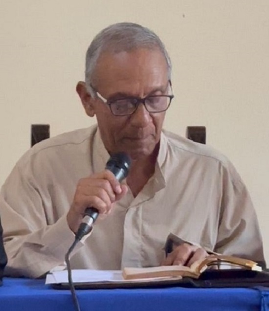 Foto foro sobre Álvaro Mutis 1.jpg