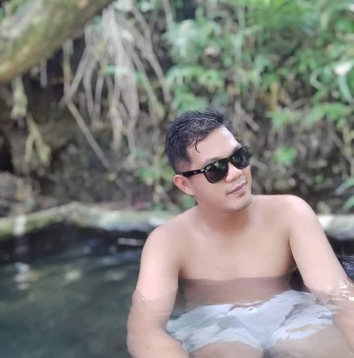 I don't have a picture when I was a kid, so I use this instead.