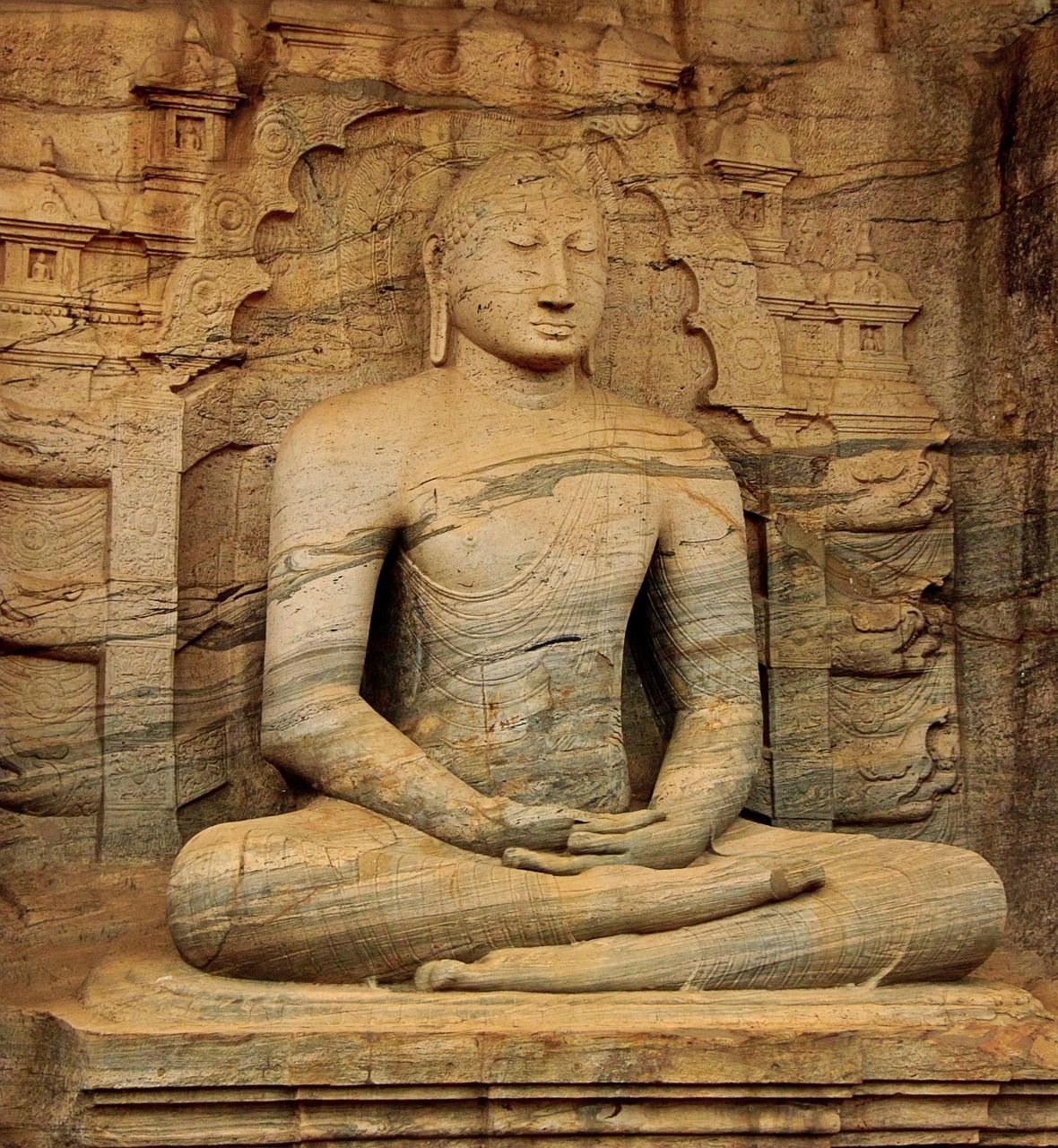 buddha-1024347_1280.jpg